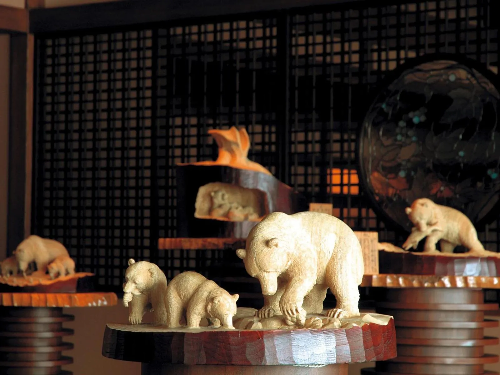 Decorative detail in Akan Tsuruga Besso Hinanoza