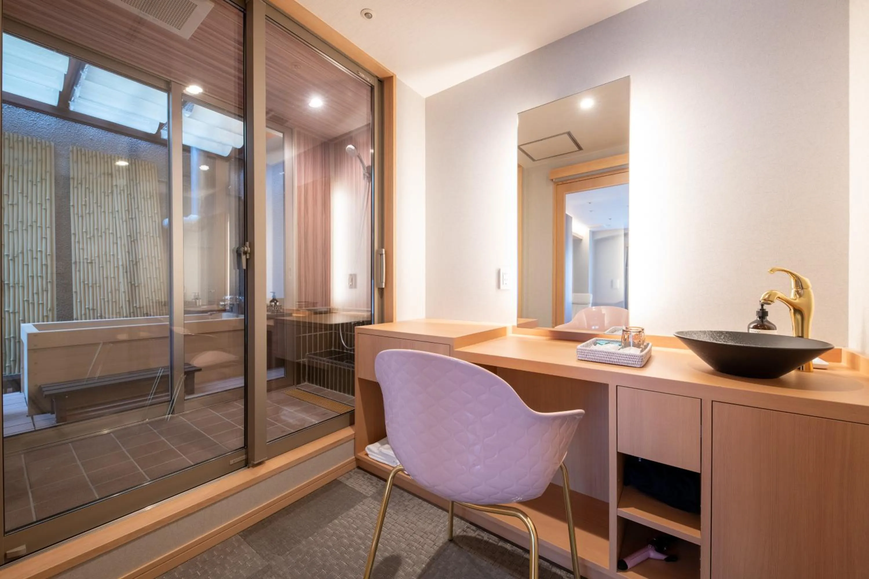 Shower in Hotel Isago Kobe