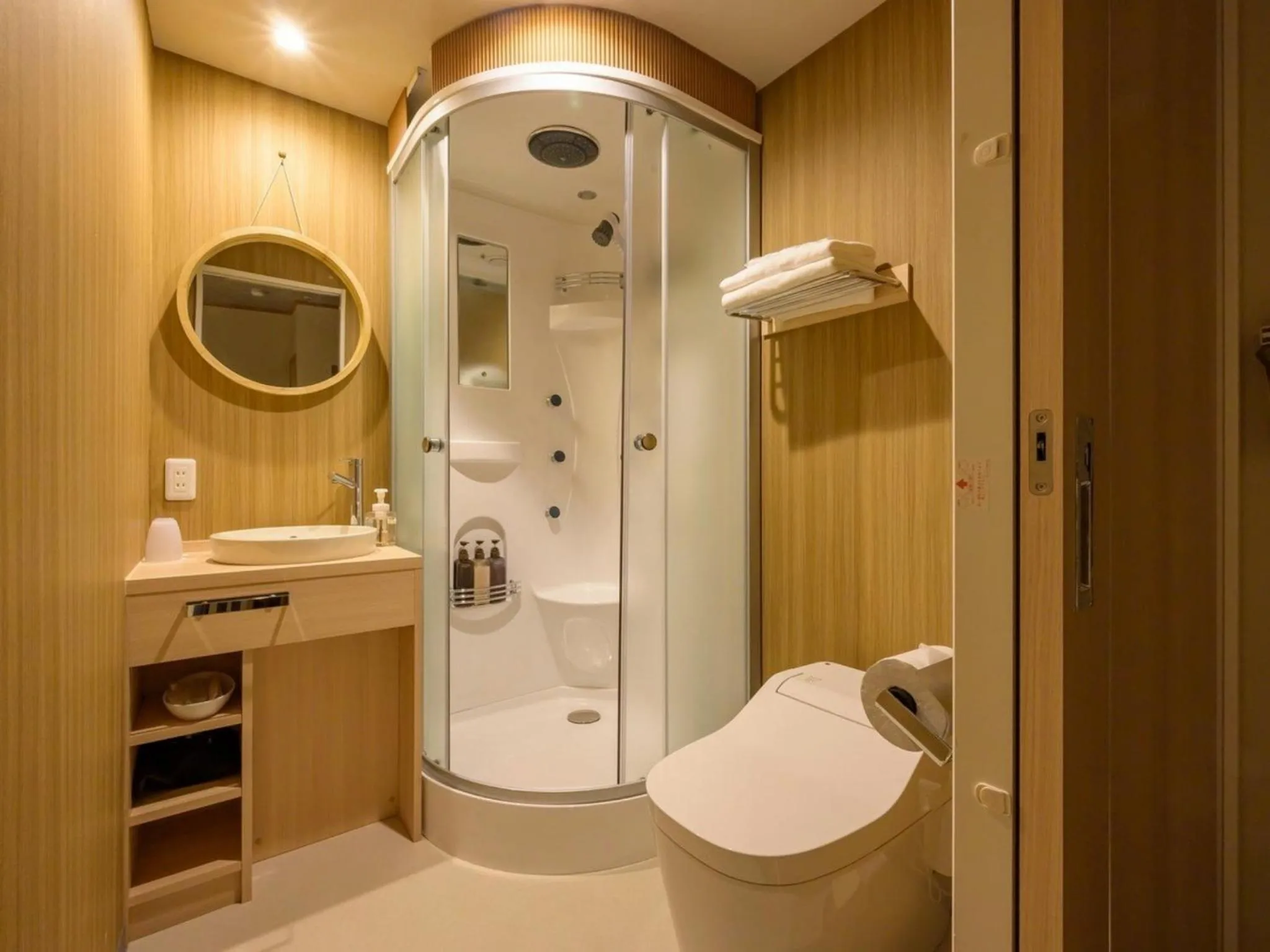 Shower in Hotel Isago Kobe