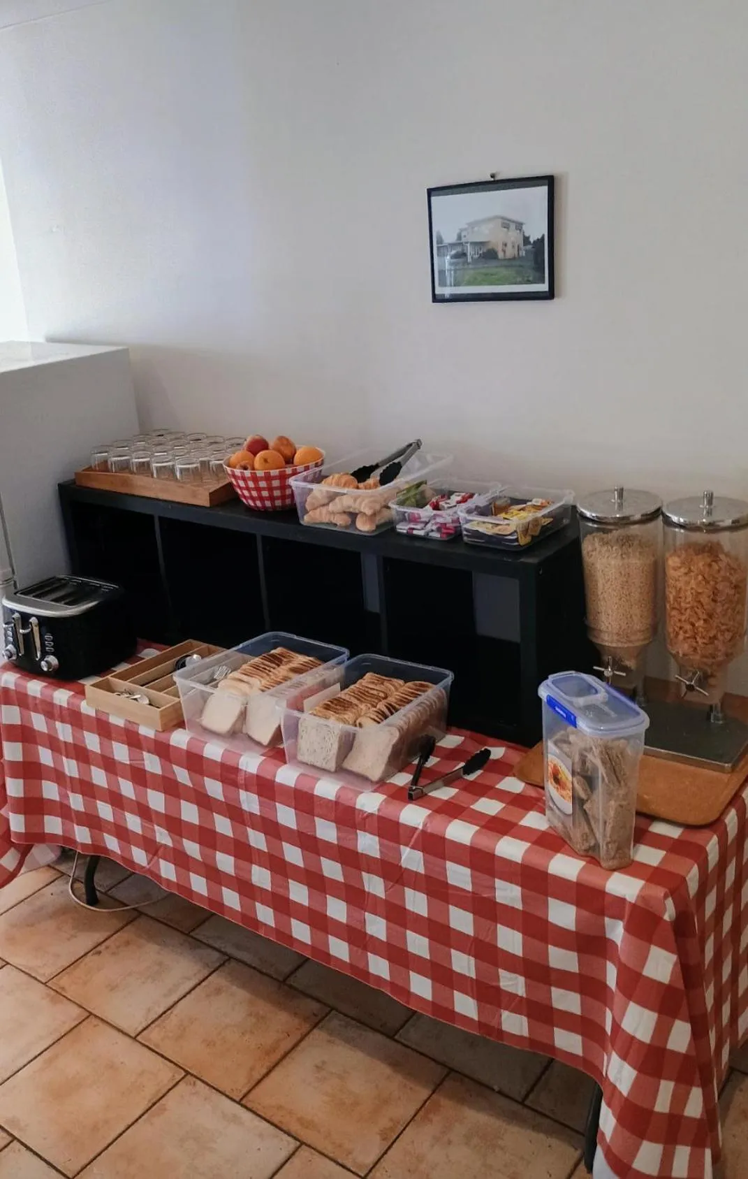 Breakfast in Across Country Motor Inn