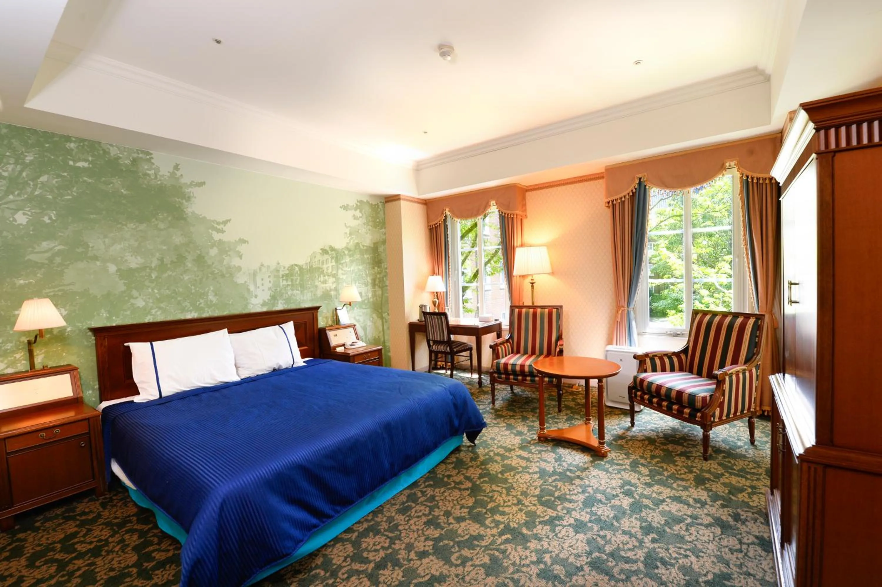 Photo of the whole room, Bed in Hotel Den Haag Huis Ten Bosch