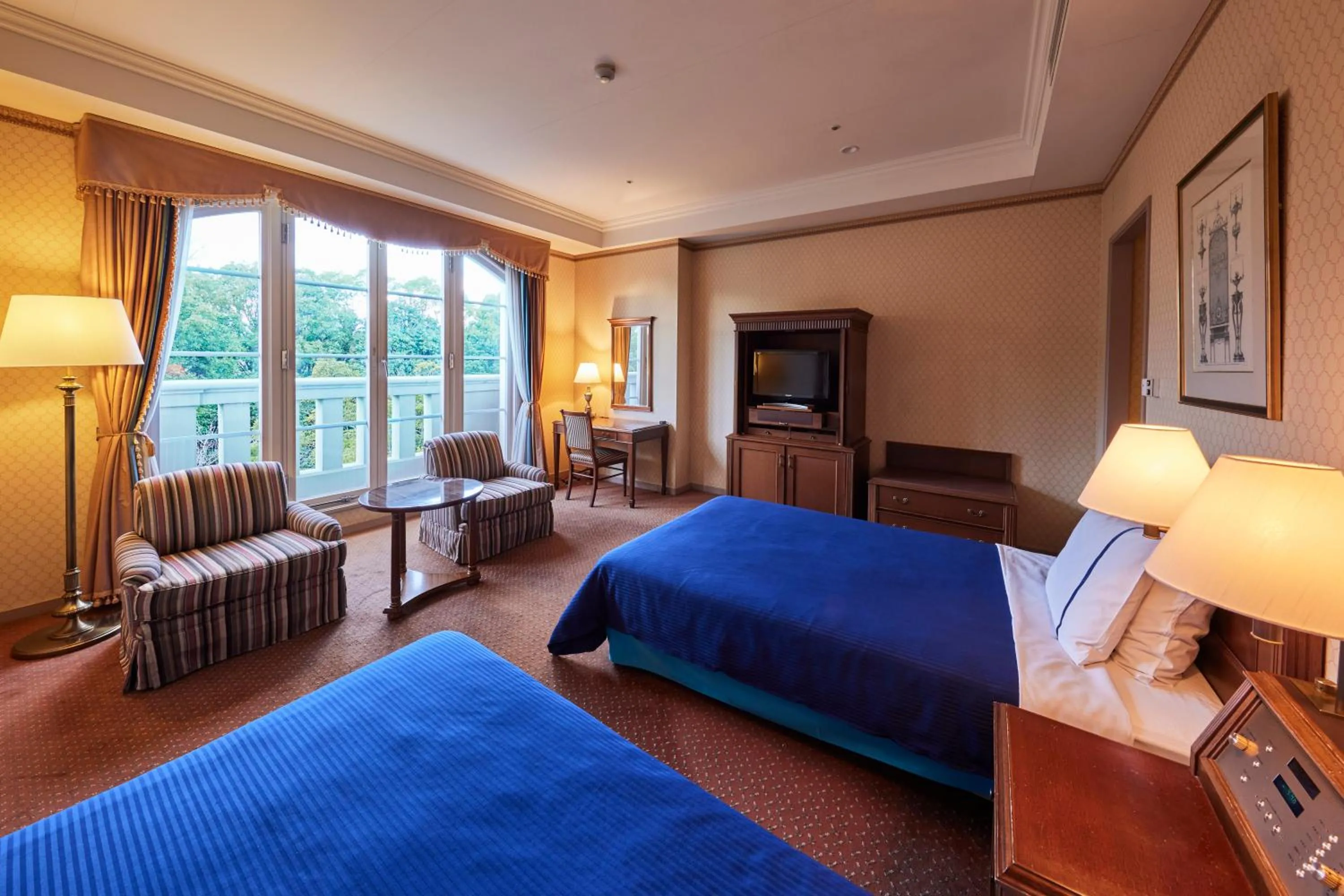 Photo of the whole room, Bed in Hotel Den Haag Huis Ten Bosch