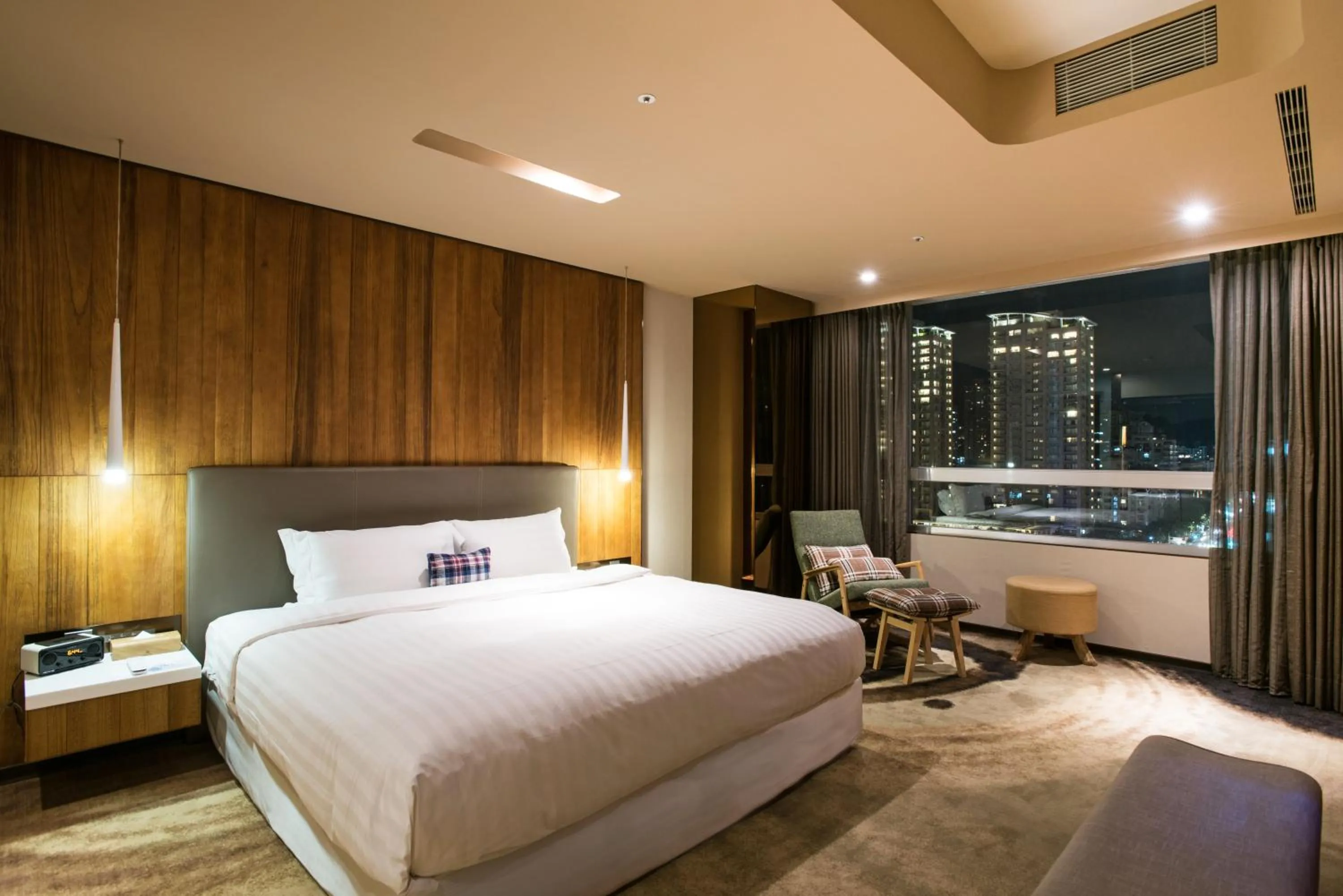 Bedroom, Bed in Home Hotel