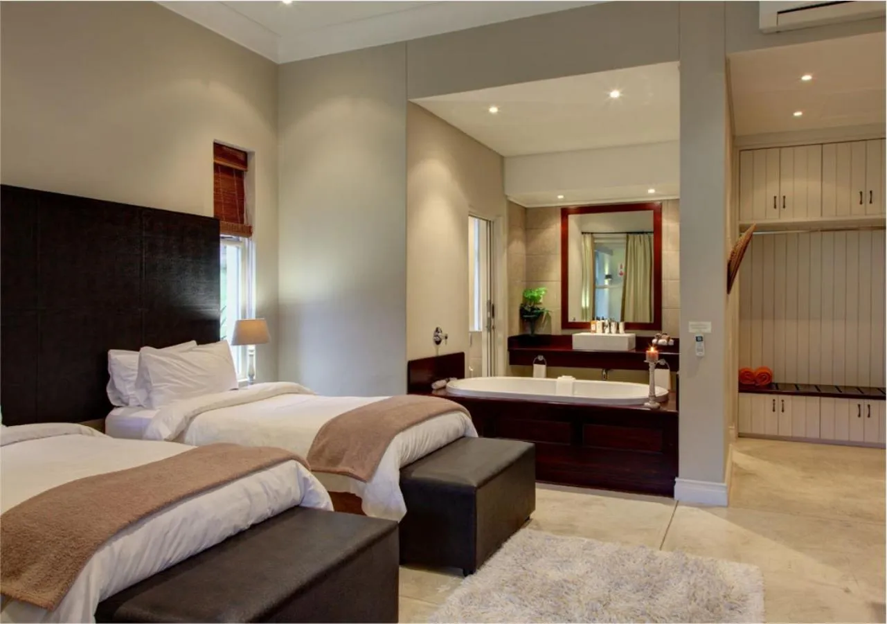 Photo of the whole room, Bed in Gaikou Lodge