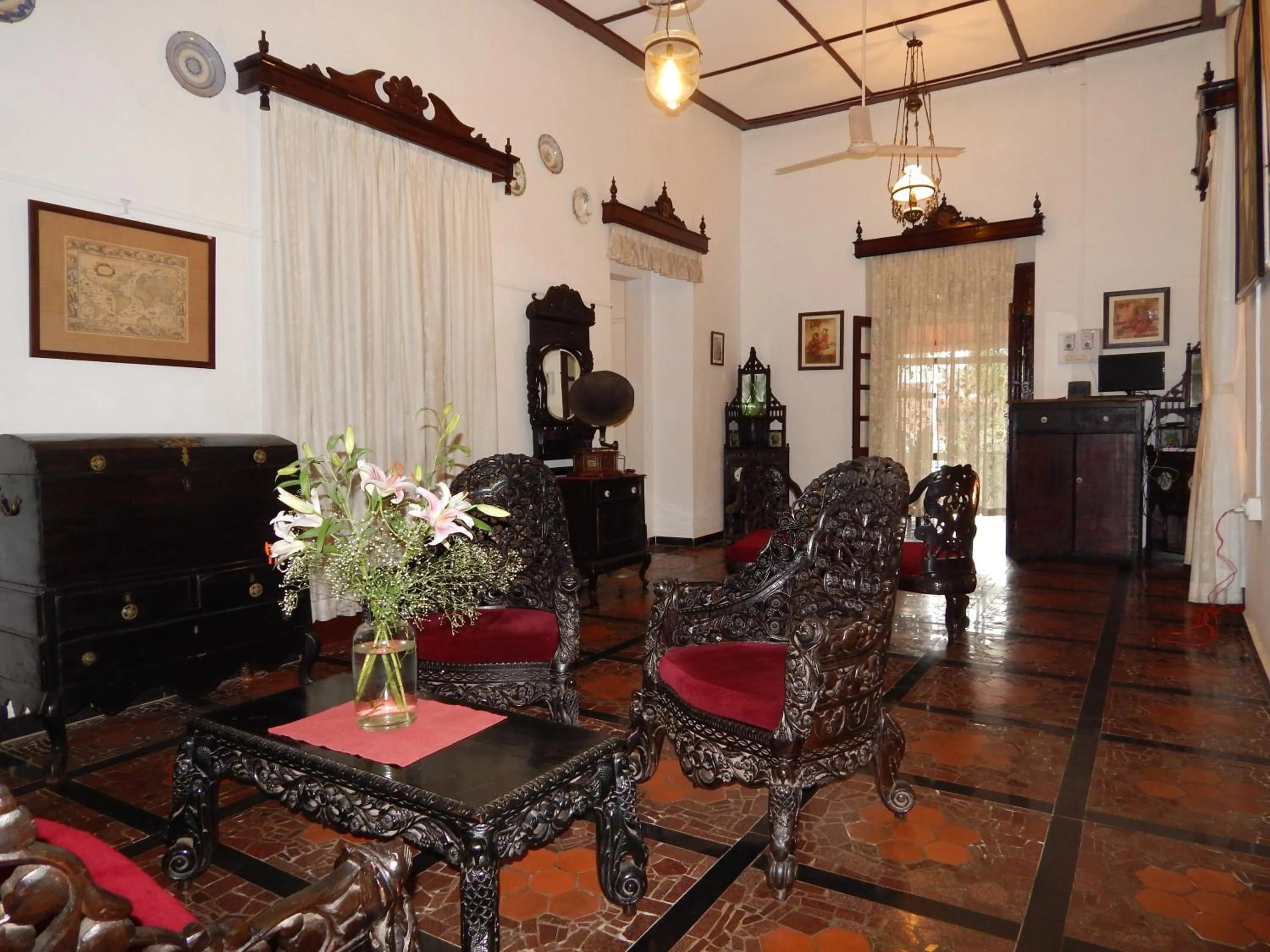 Living room in WelcomHeritage Panjim Inn