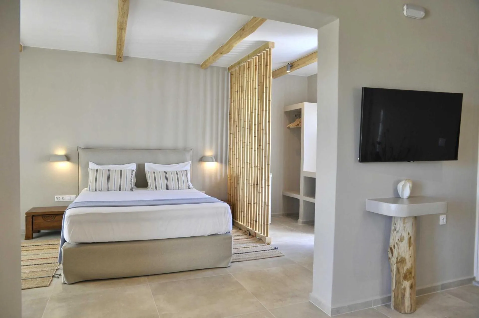 Bed in Medusa Beach Resort & Suites