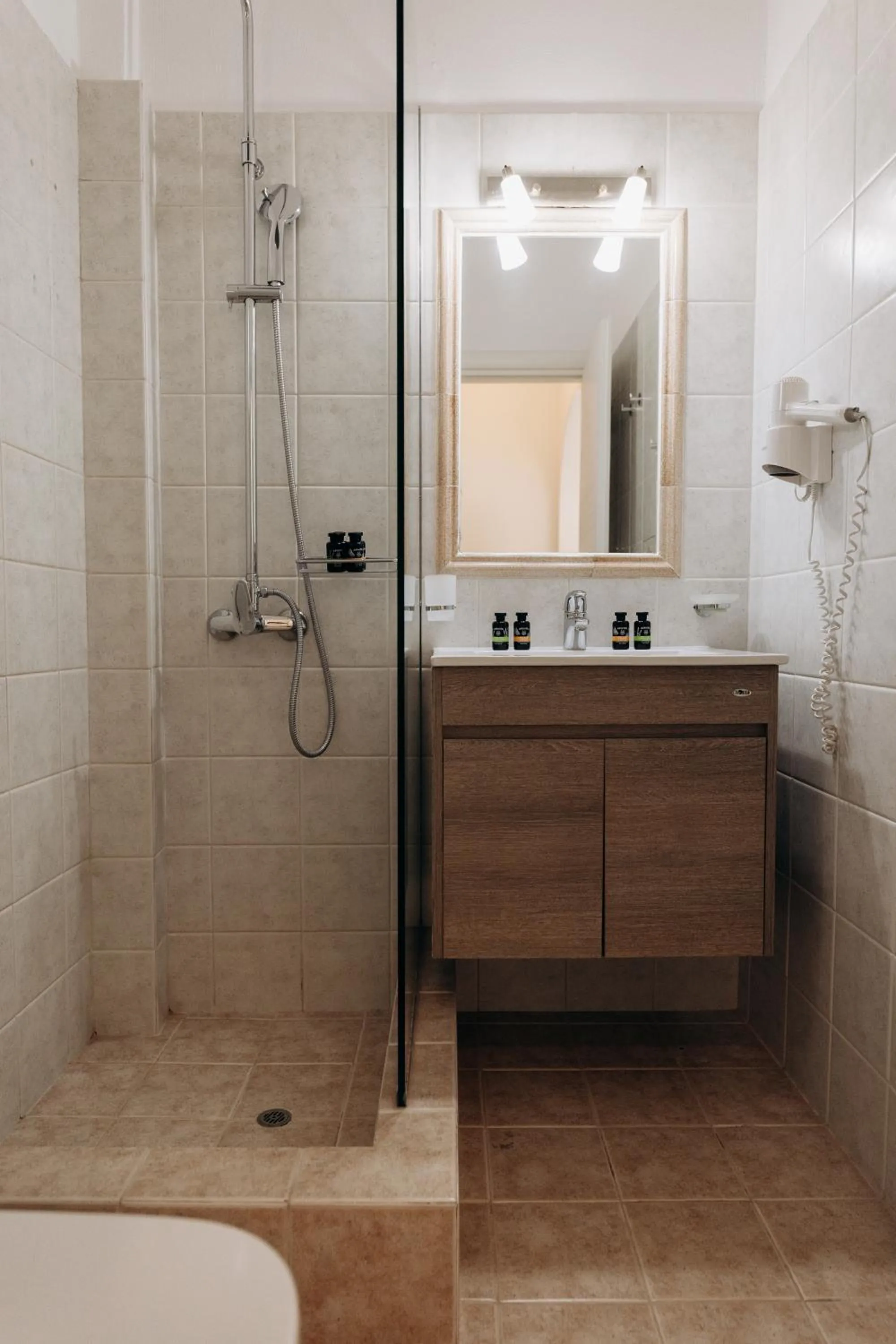 Shower in Medusa Beach Resort & Suites