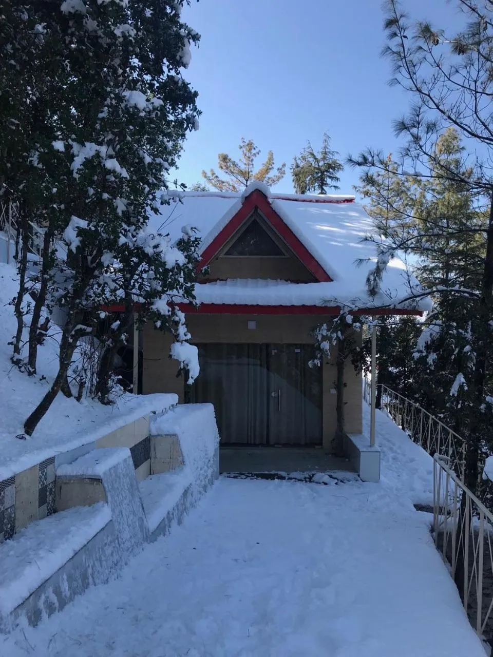 Winter in KVR Clarks Inn, Kufri