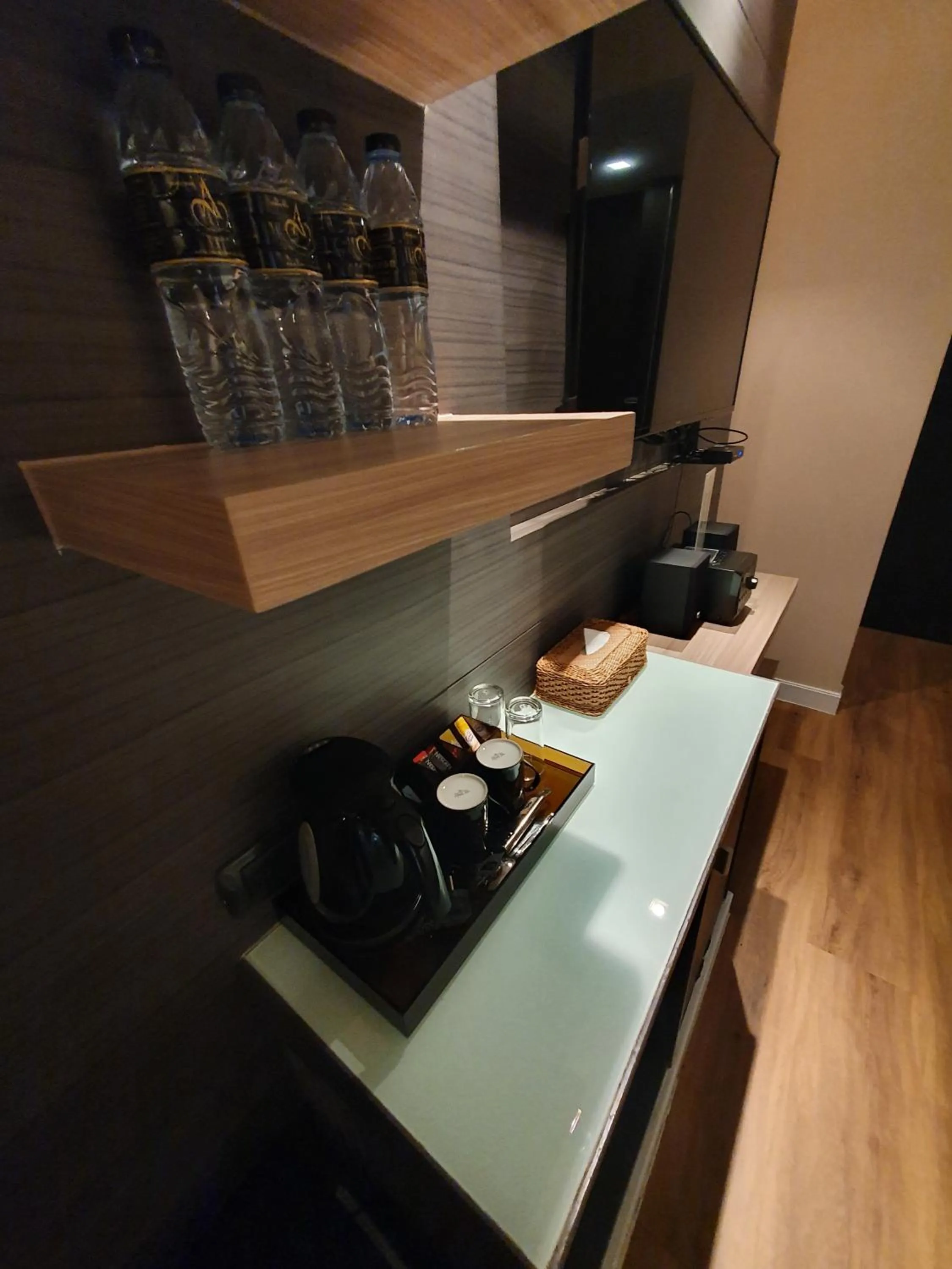 Coffee/tea facilities in Amora NeoLuxe Suites Hotel