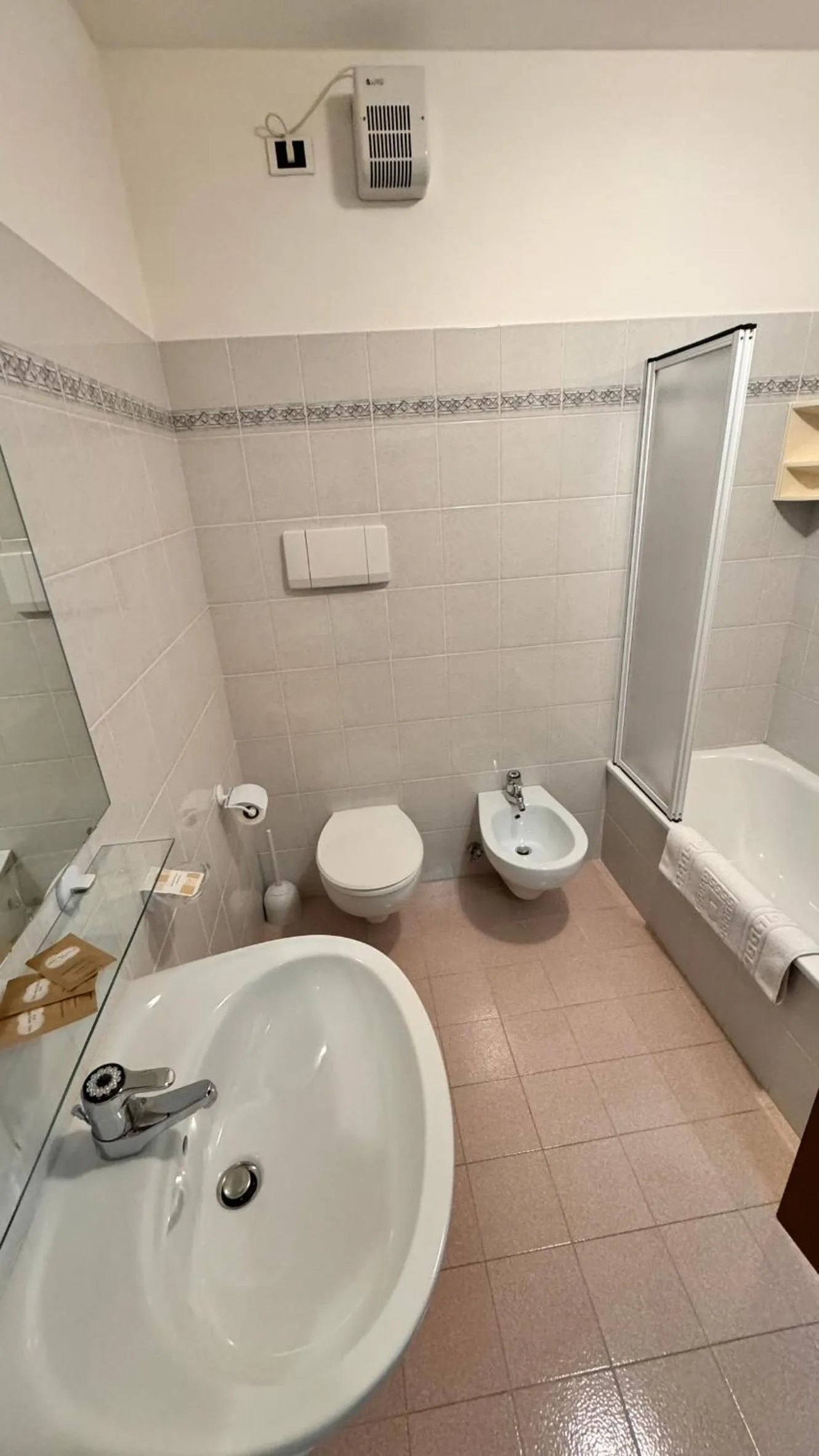 Bathroom in Albergo Stella Alpina