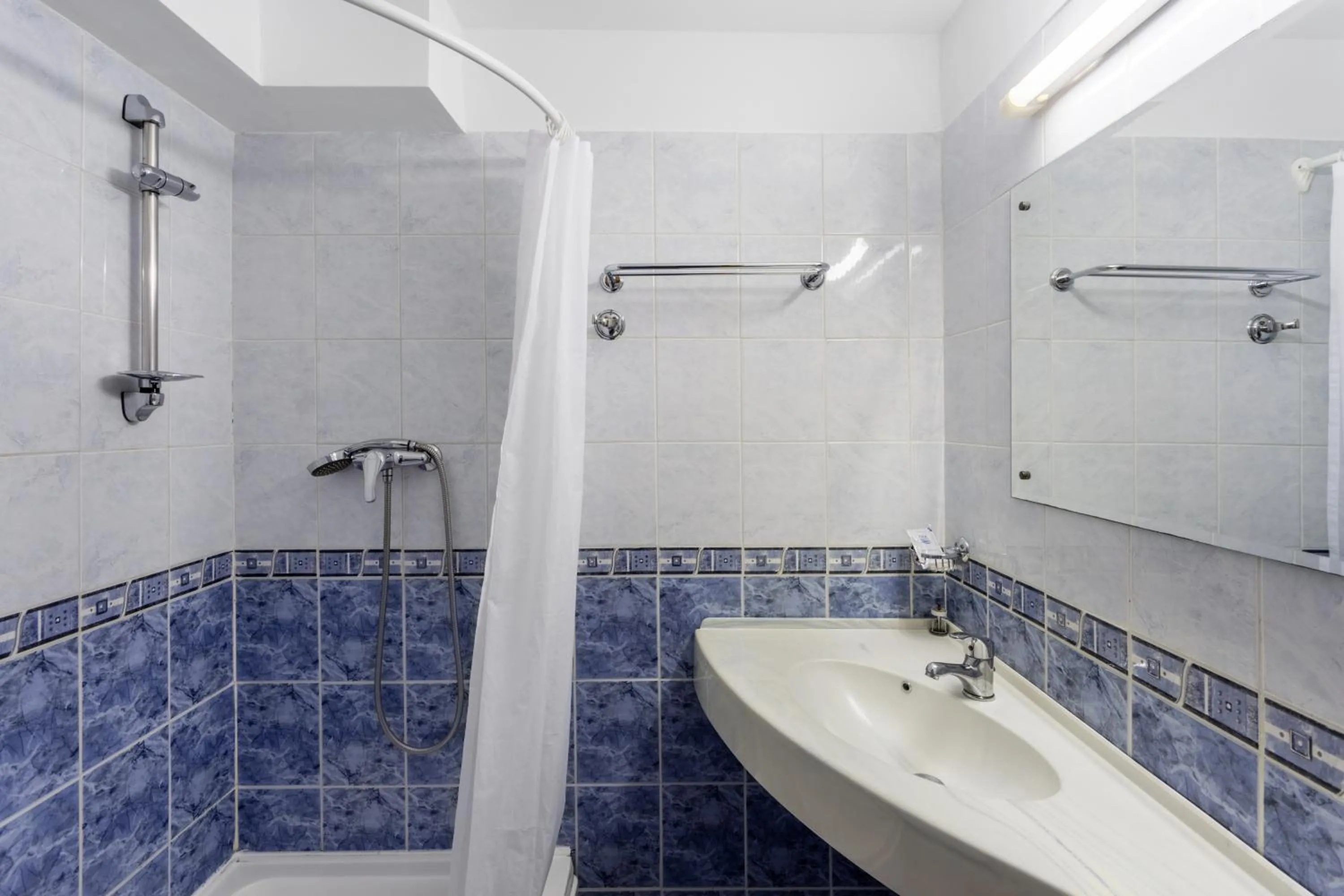 Bathroom in Hotel Sirena Saturn All Inclusive