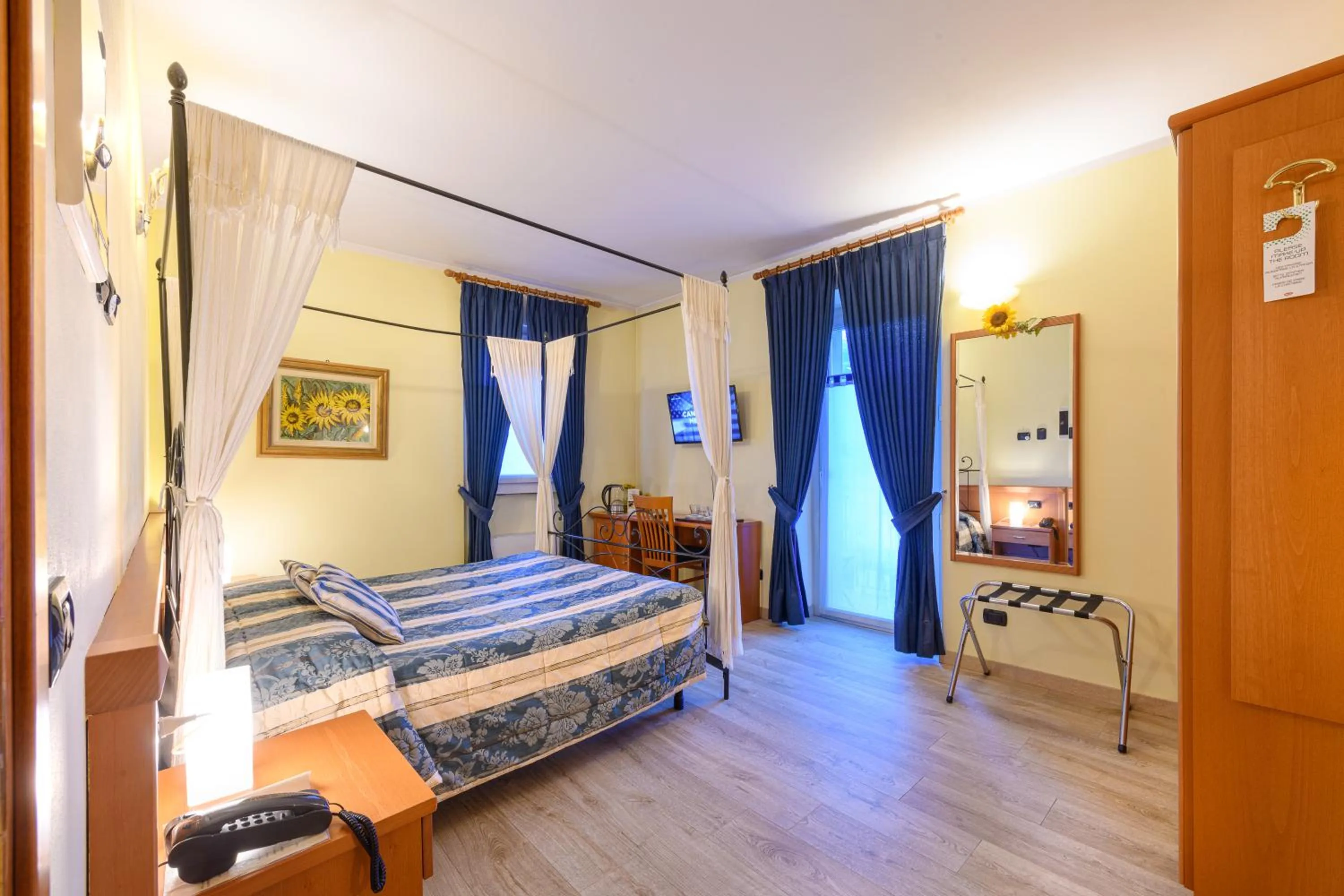Bed in Hotel Garni Le Corti