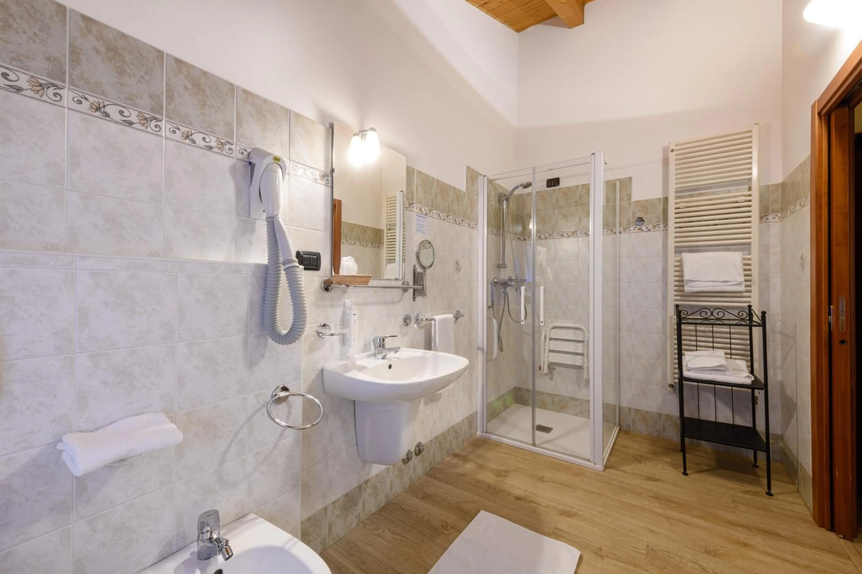 Bathroom in Hotel Garni Le Corti