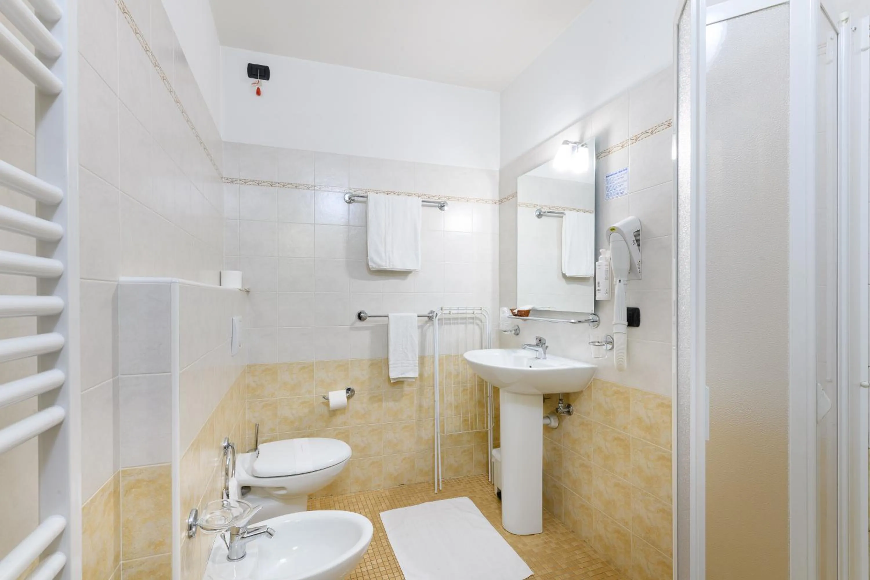 Bathroom in Hotel Garni Le Corti