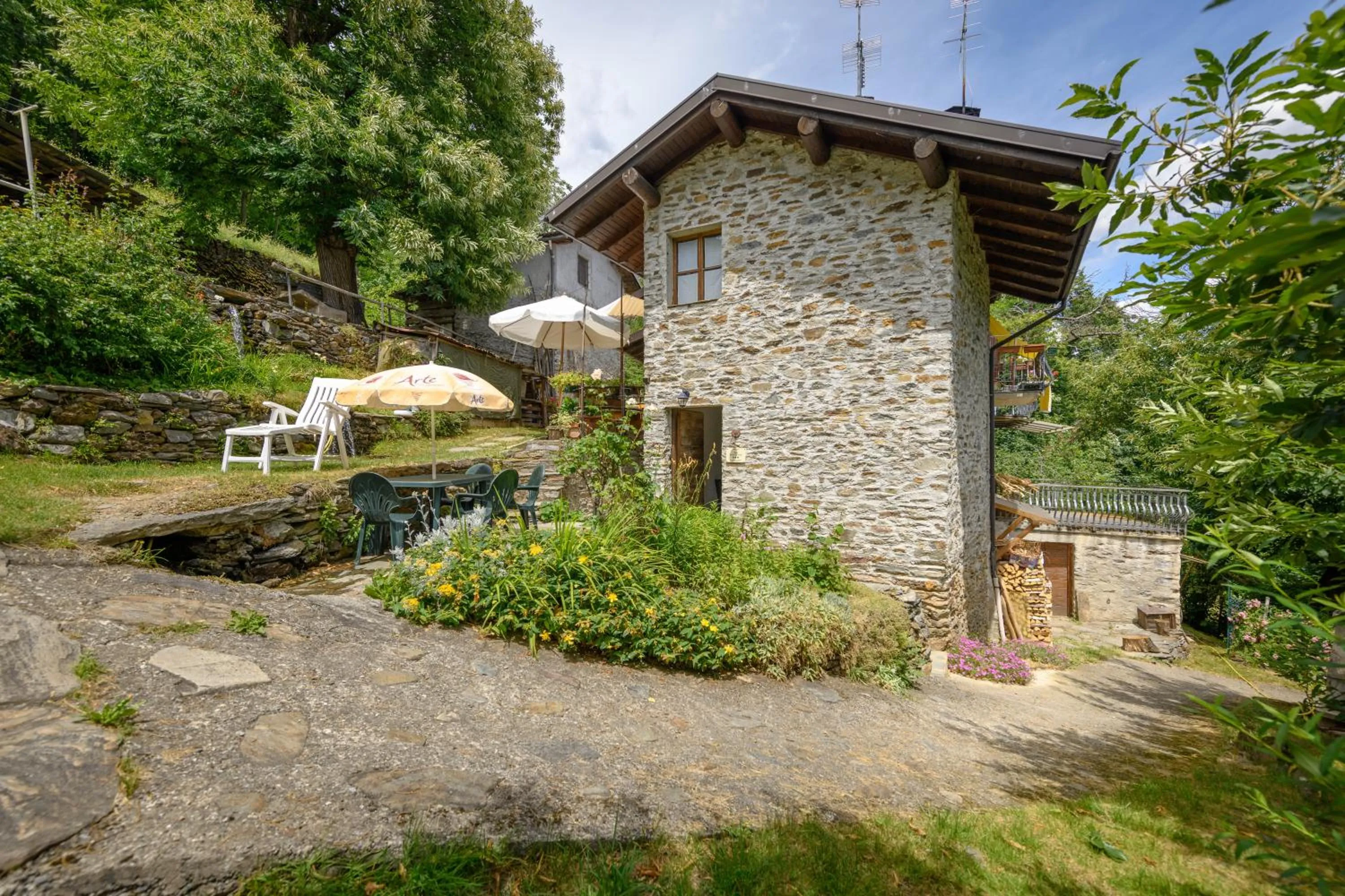 Property building in Hotel Garni Le Corti