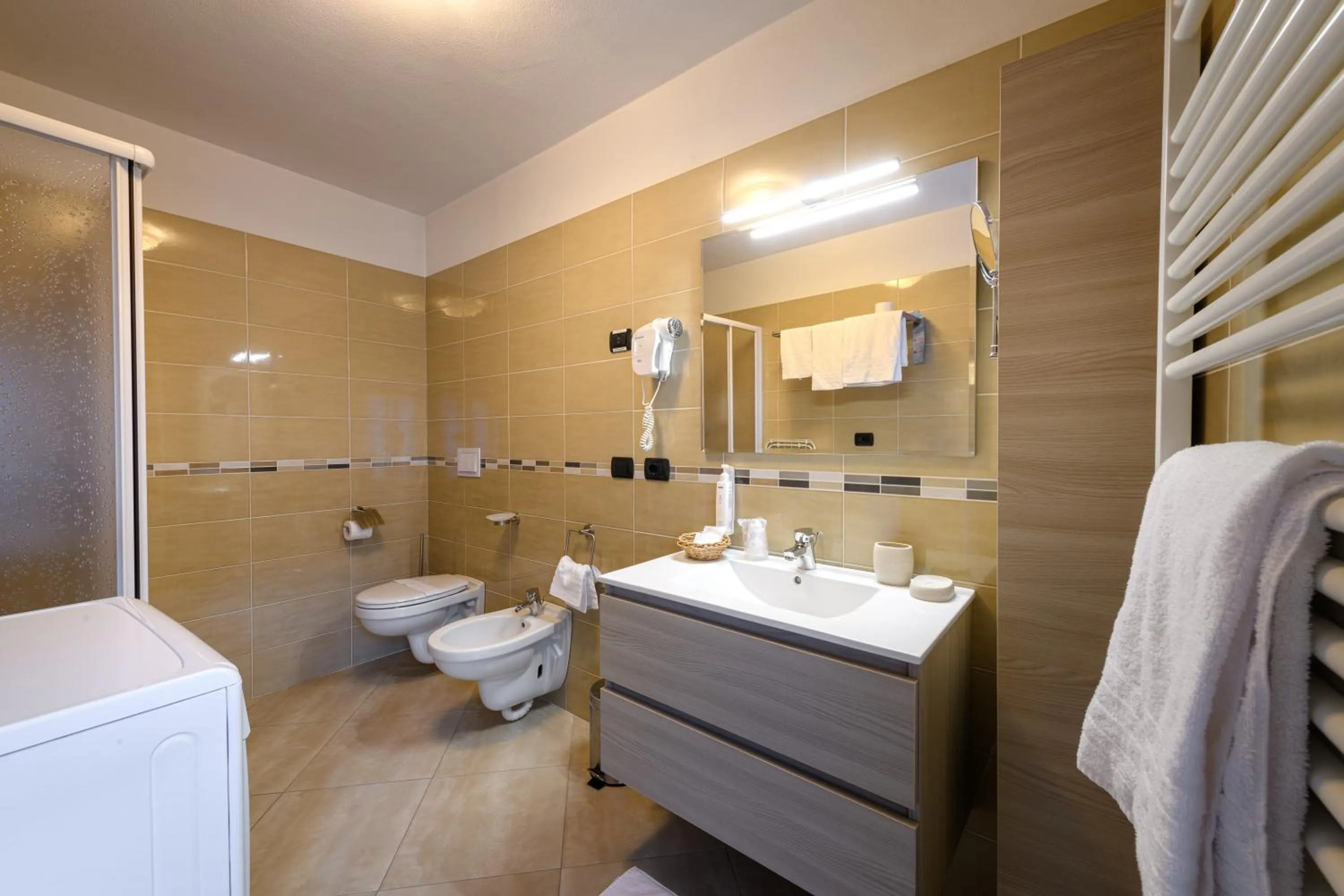 Bathroom in Hotel Garni Le Corti