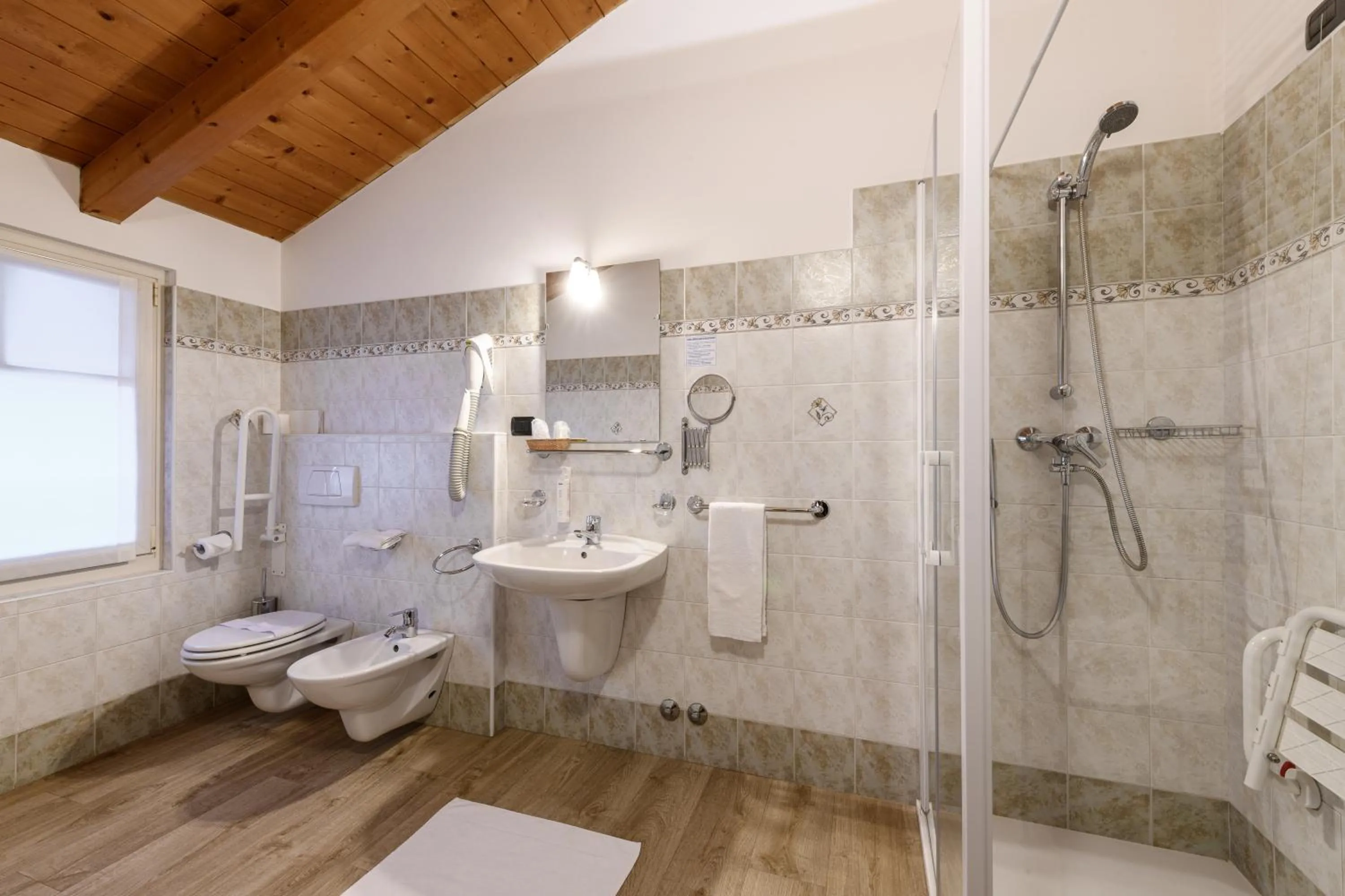 Bathroom in Hotel Garni Le Corti
