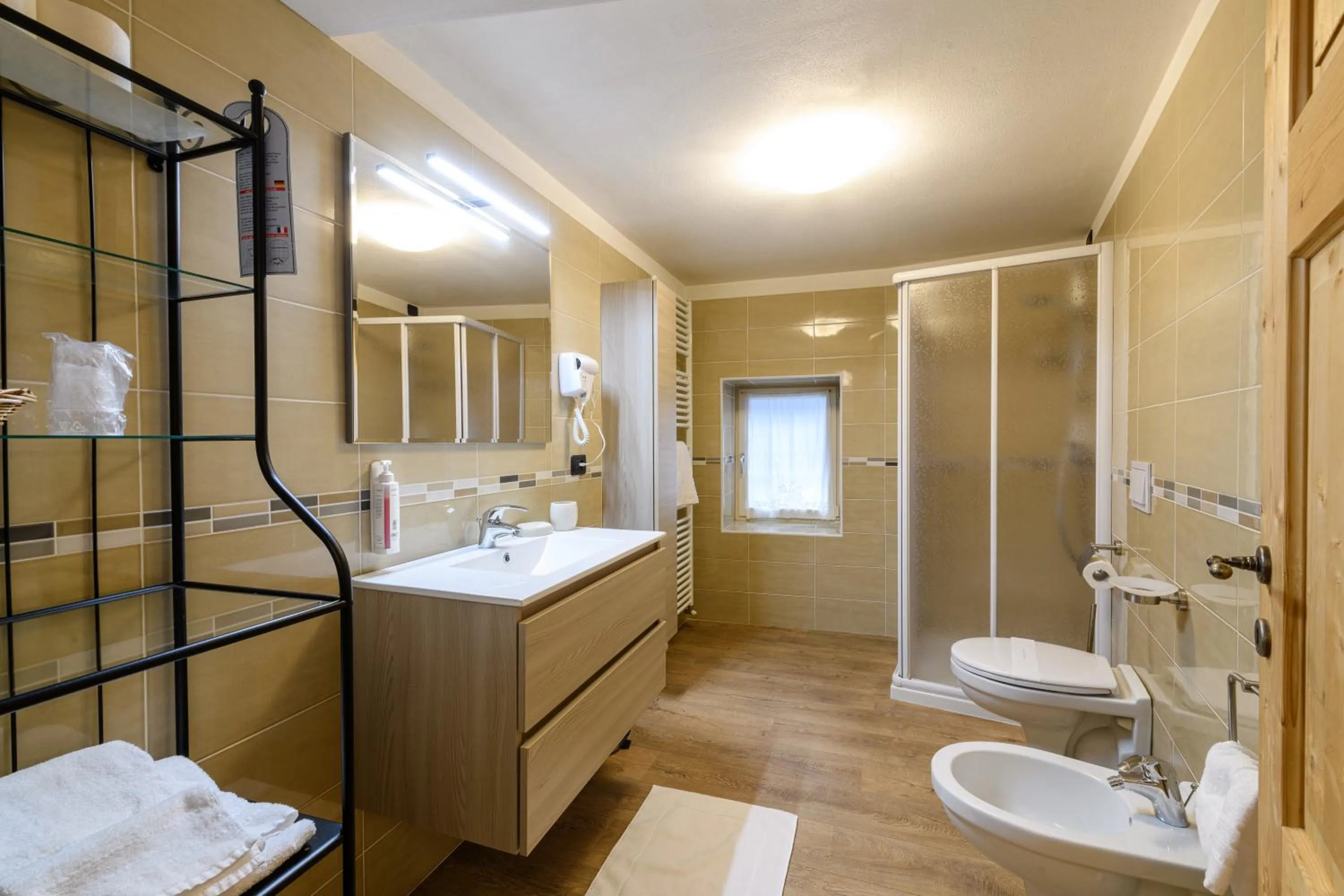 Bathroom in Hotel Garni Le Corti