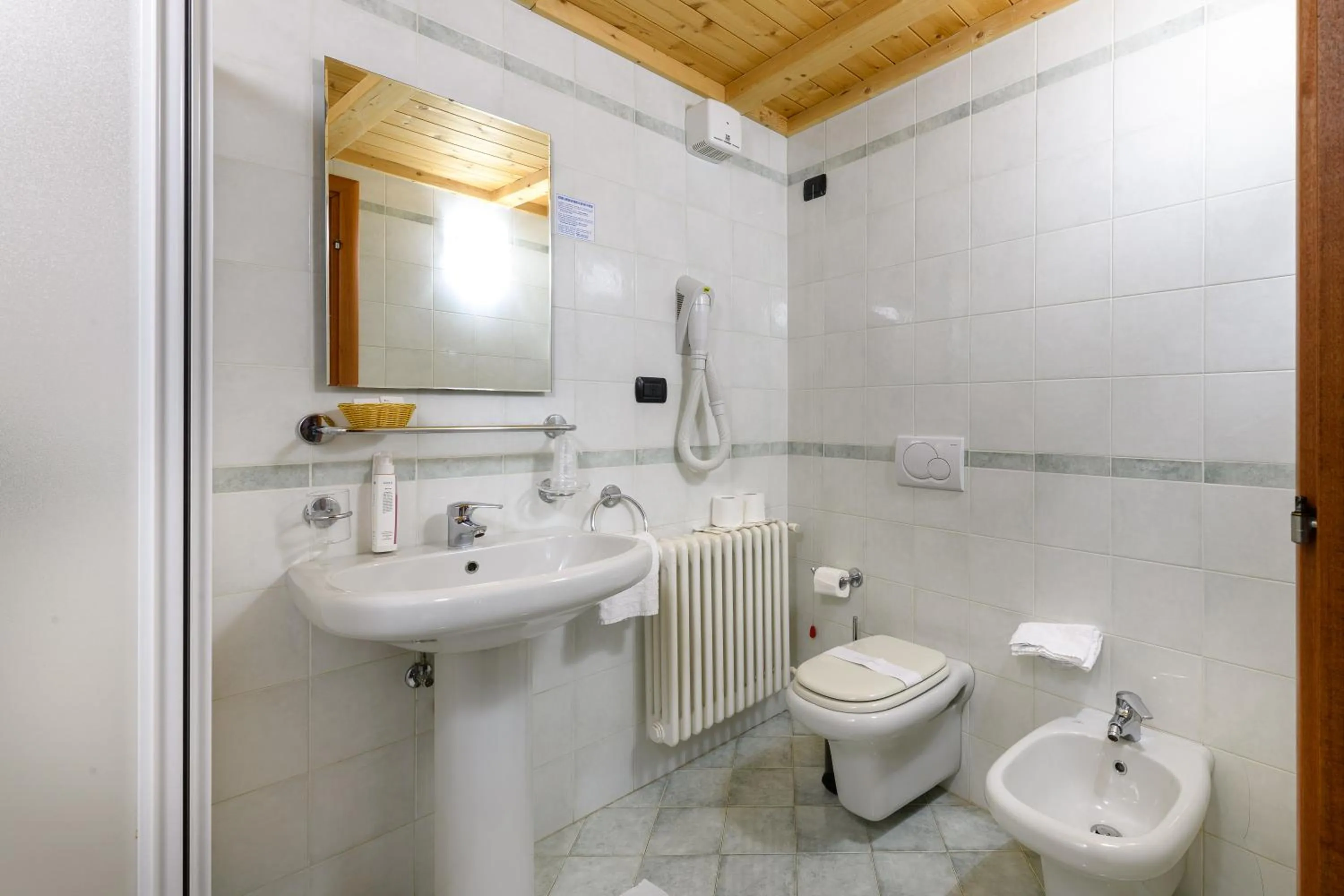Bathroom in Hotel Garni Le Corti