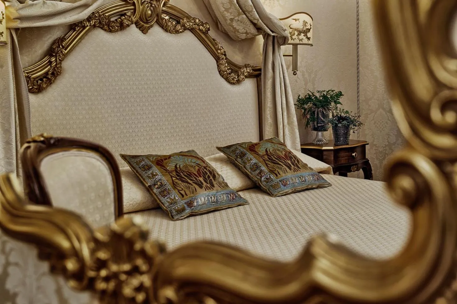 Decorative detail, Bed in B&B Ca' Bonvicini