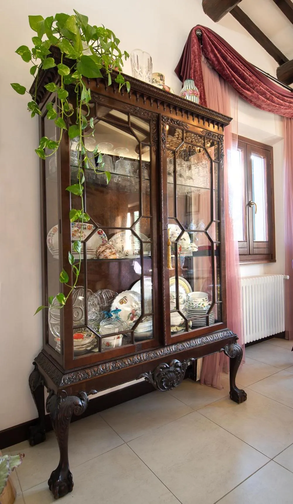 Decorative detail in B&B L'Orologio