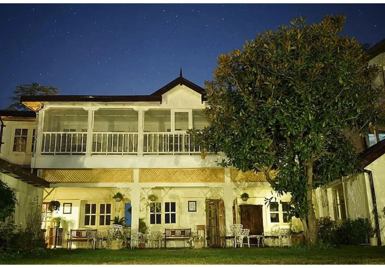 Property building in Springfields - A Heritage Palace Since 1902