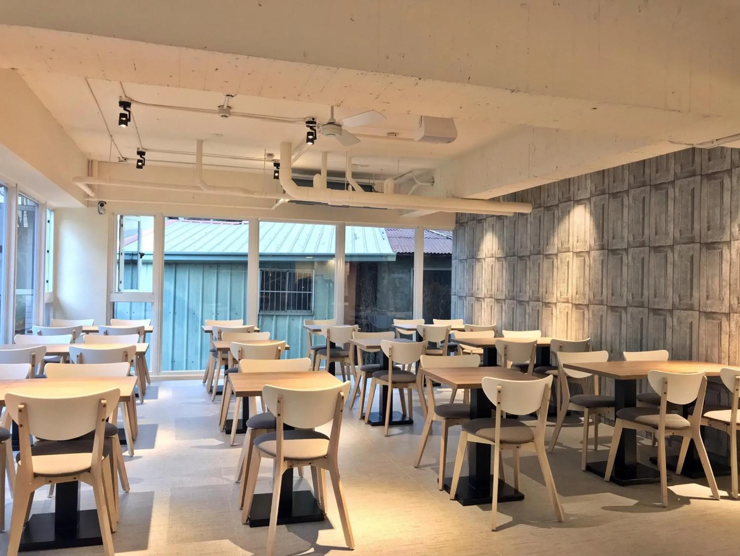 Restaurant/places to eat in MINI HOTELS (Taichung Station Branch)