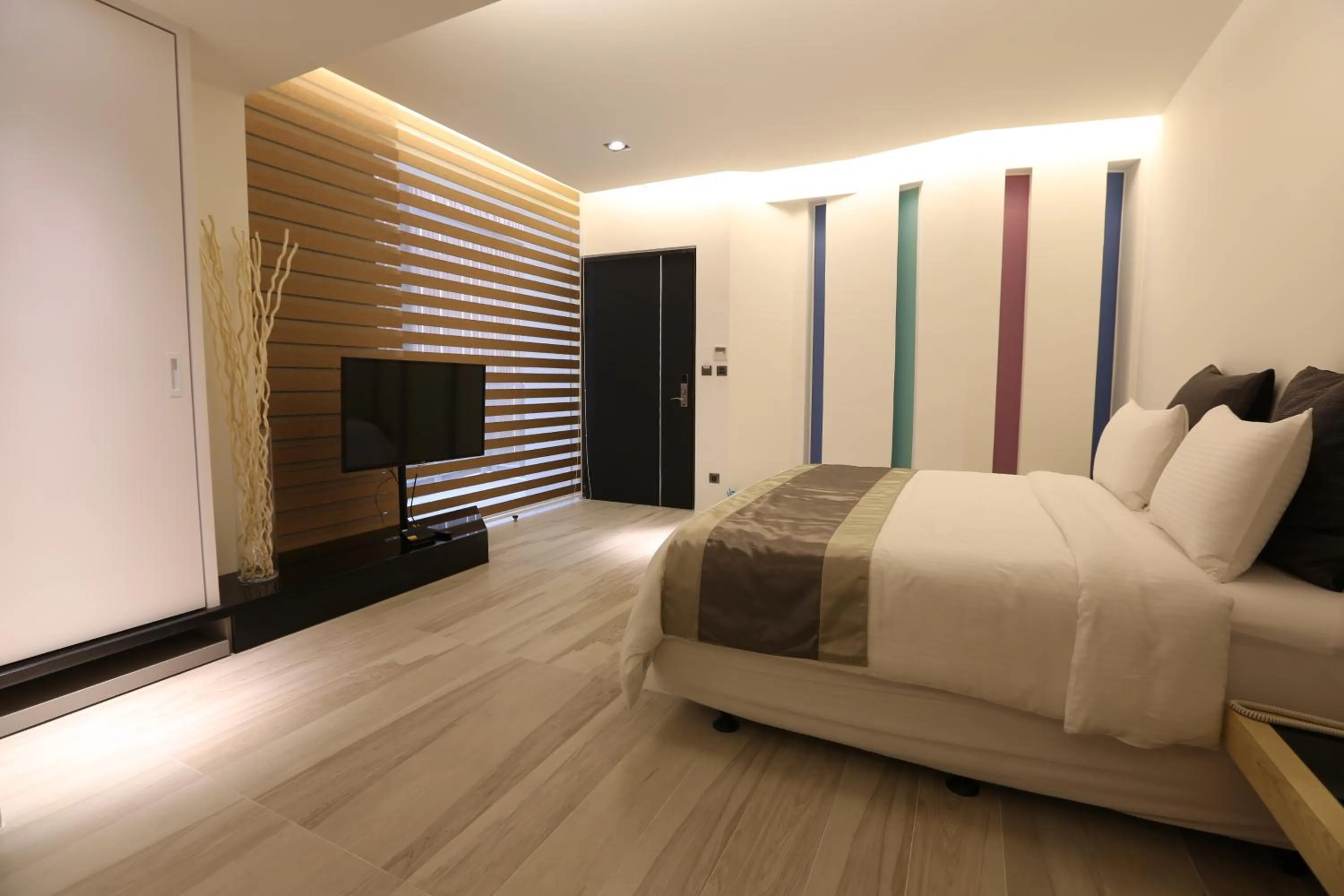 Bedroom, Bed in Tongzhan Design Inns