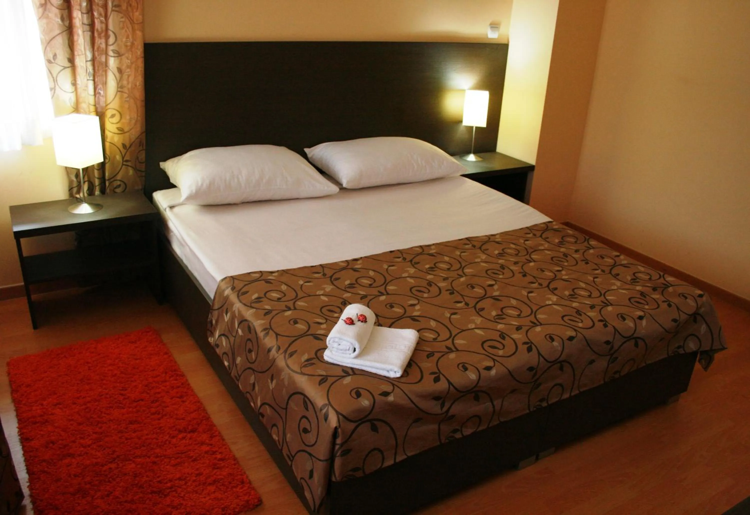 Photo of the whole room, Bed in Hotel Divan