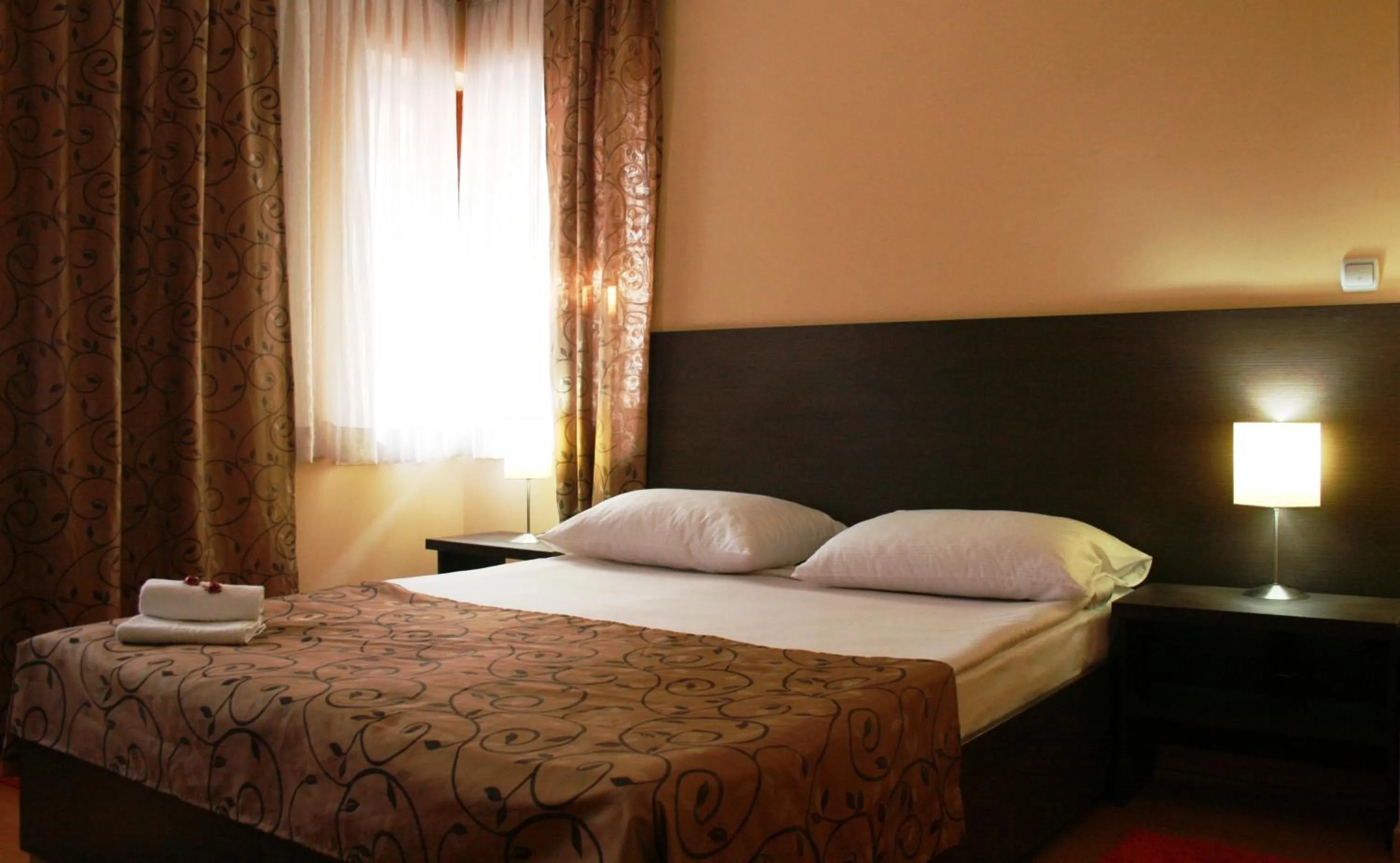 Photo of the whole room, Bed in Hotel Divan