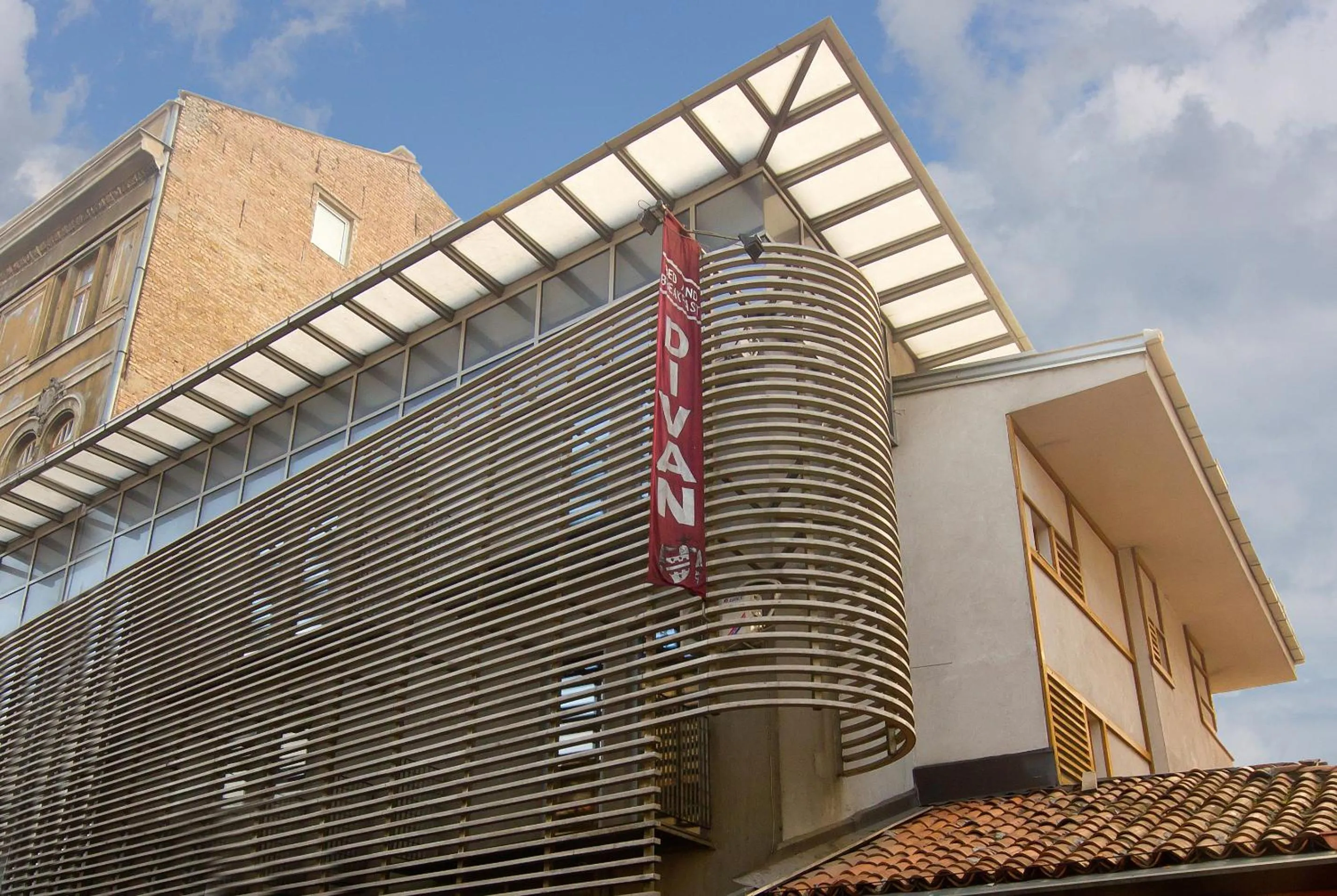 Property building in Hotel Divan