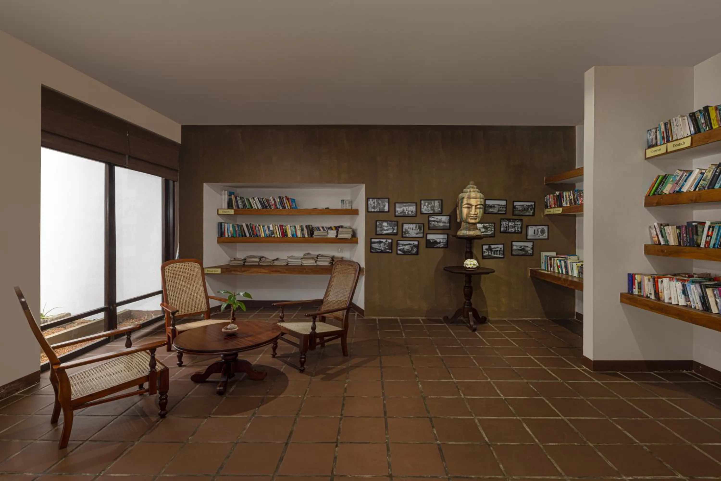 Library in Heritance Ayurveda - All Meals and Treatments