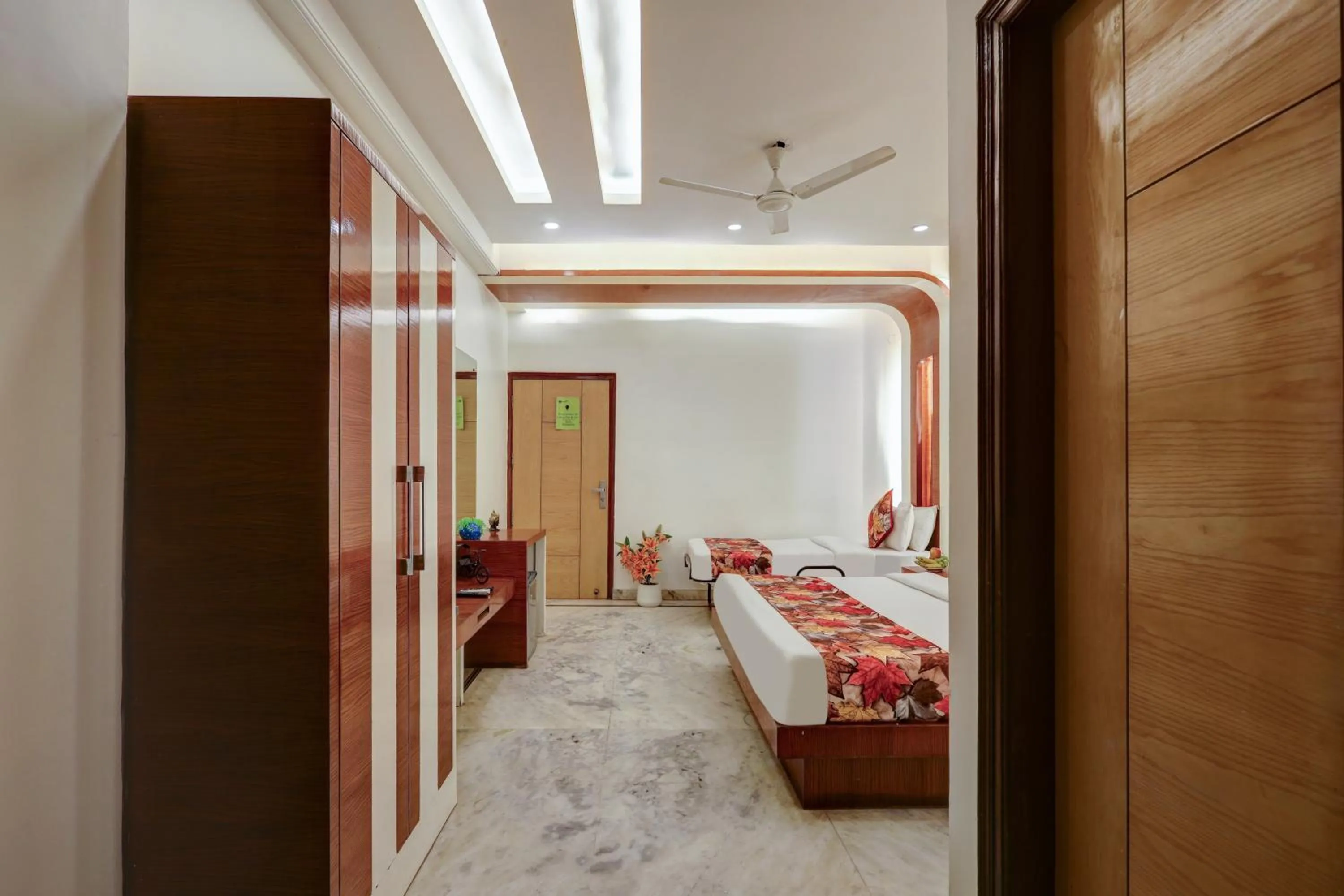 Bed in Hindustan By Backpackers Heaven - Traveller's Choice Award 2025 Best of Best Winning Hotel