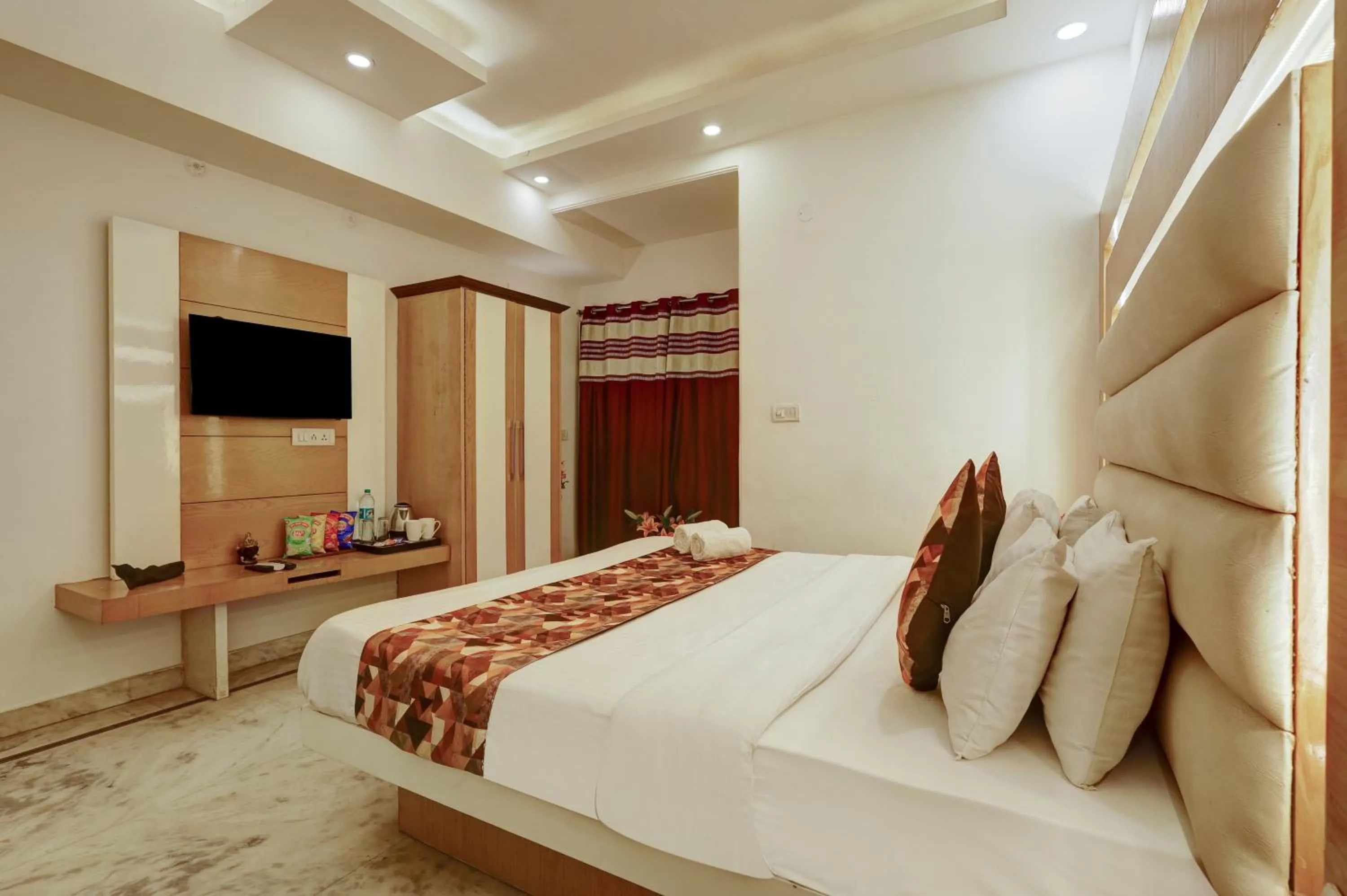 Bed in Hindustan By Backpackers Heaven - Traveller's Choice Award 2025 Best of Best Winning Hotel