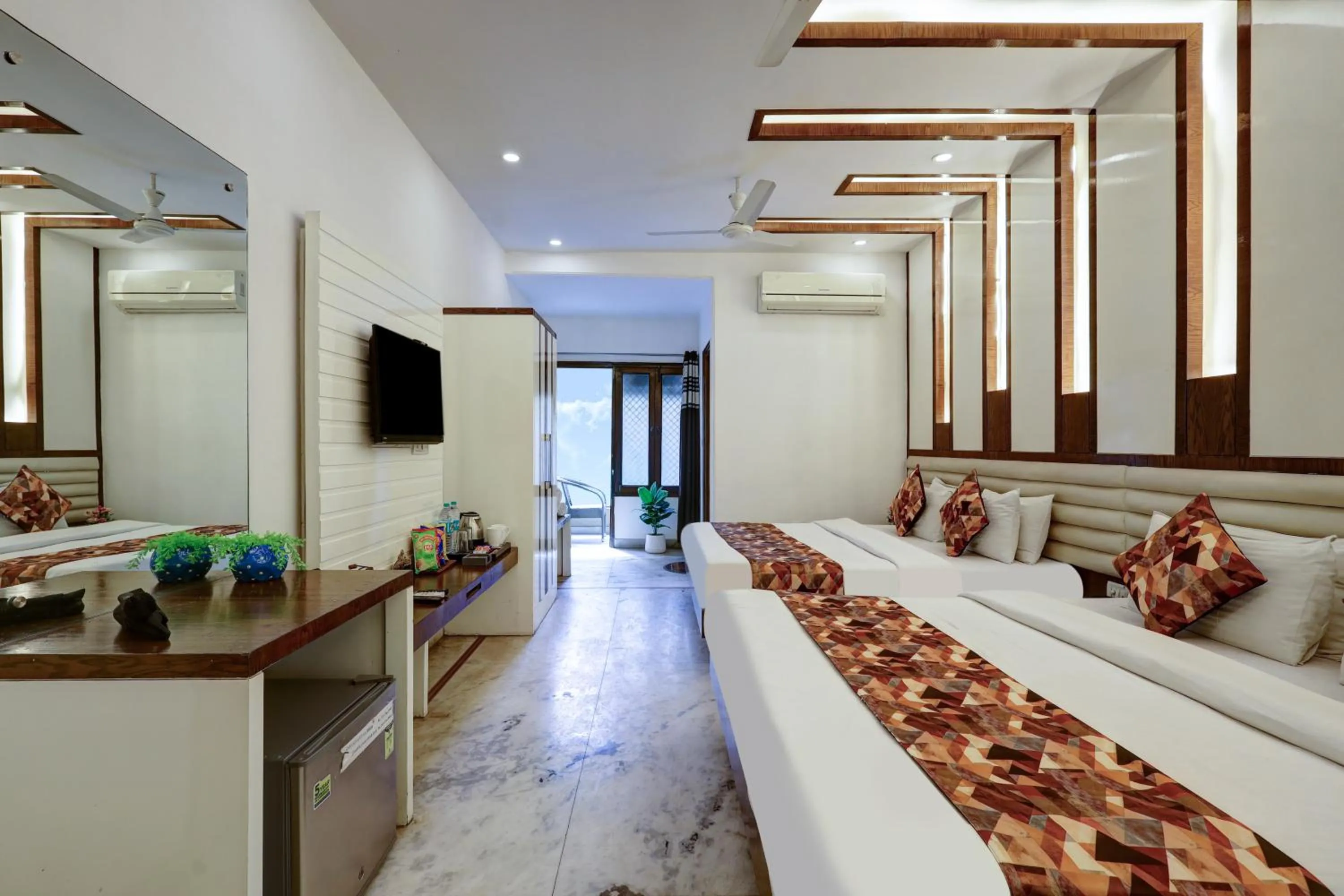 Bed in Hindustan By Backpackers Heaven - Traveller's Choice Award 2025 Best of Best Winning Hotel