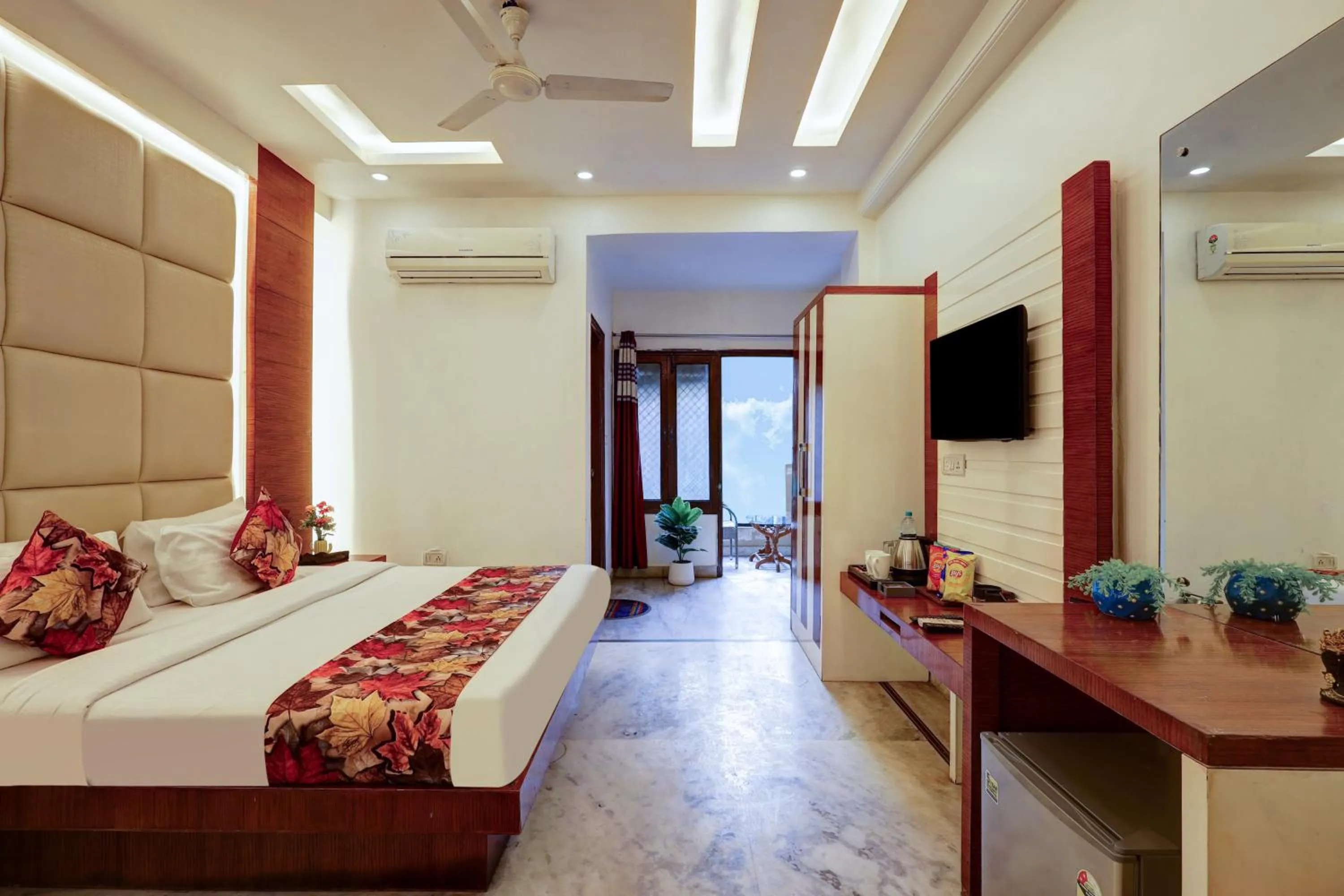 Bed in Hindustan By Backpackers Heaven - Traveller's Choice Award 2025 Best of Best Winning Hotel