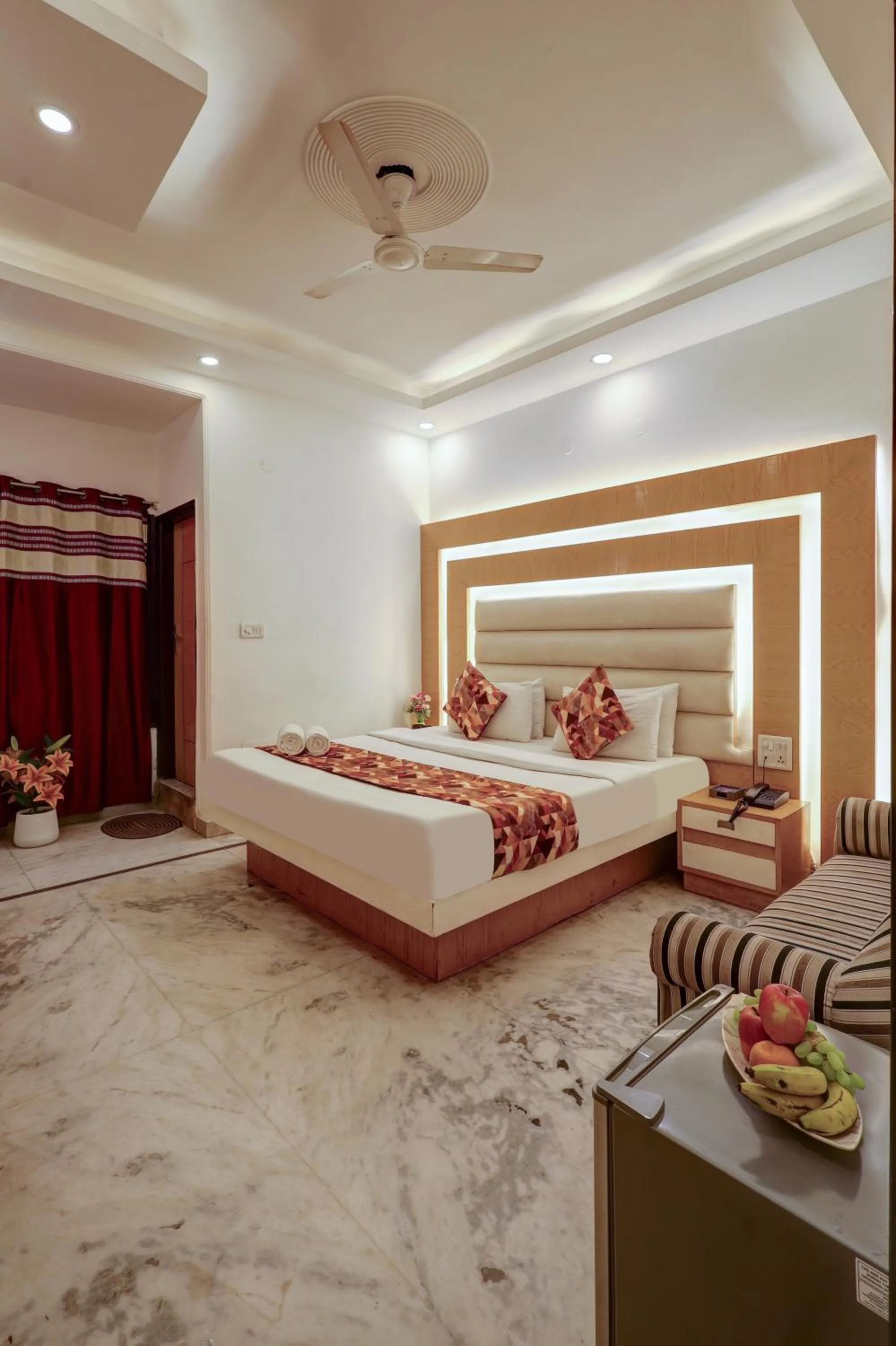 Bed in Hindustan By Backpackers Heaven - Traveller's Choice Award 2025 Best of Best Winning Hotel