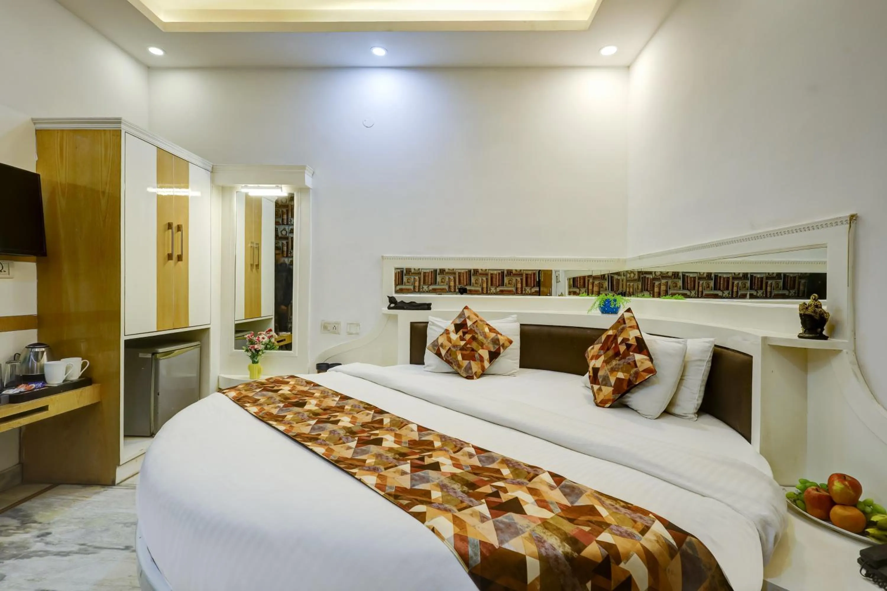 Bed in Hindustan By Backpackers Heaven - Traveller's Choice Award 2025 Best of Best Winning Hotel