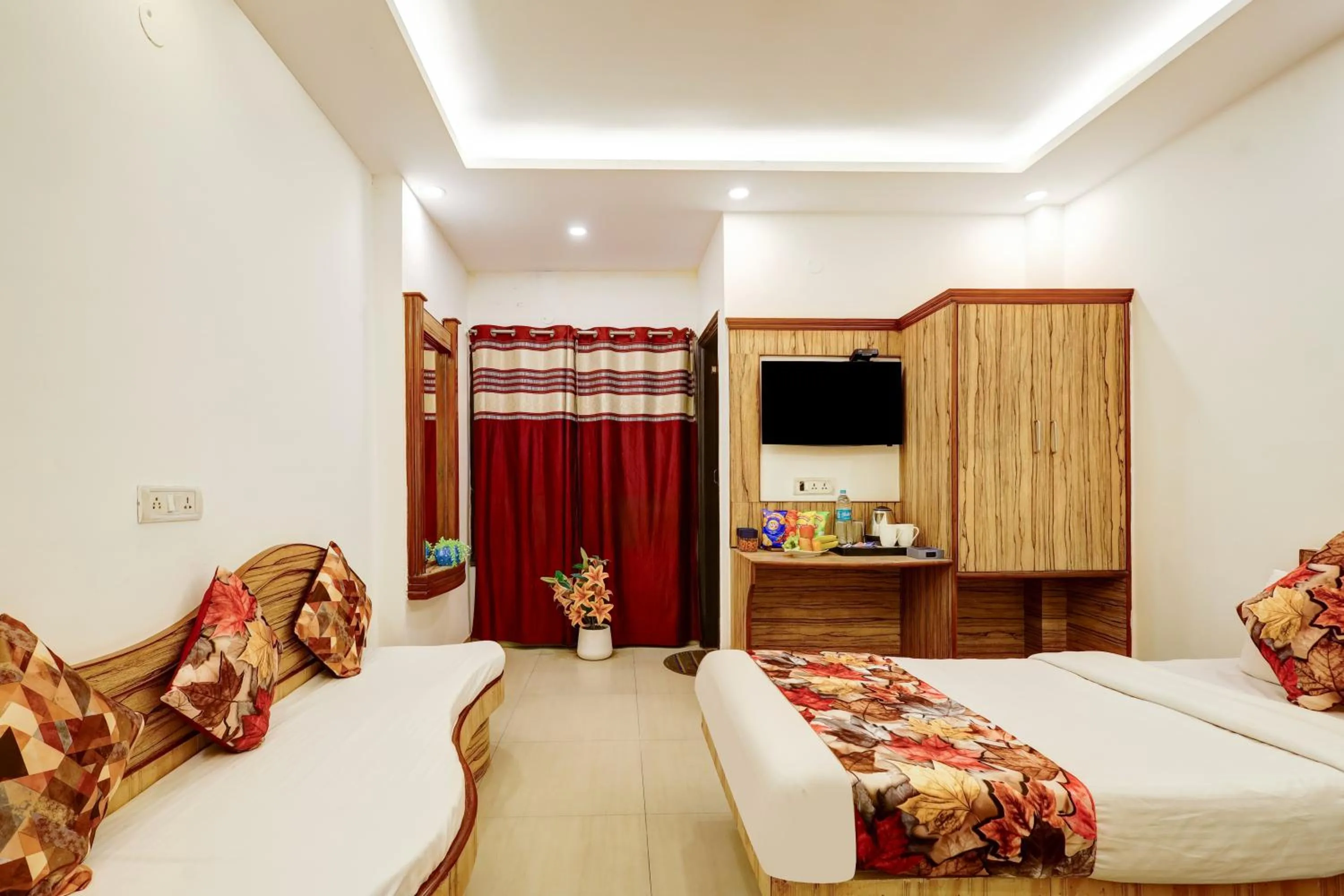 Bed in Hindustan By Backpackers Heaven - Traveller's Choice Award 2025 Best of Best Winning Hotel