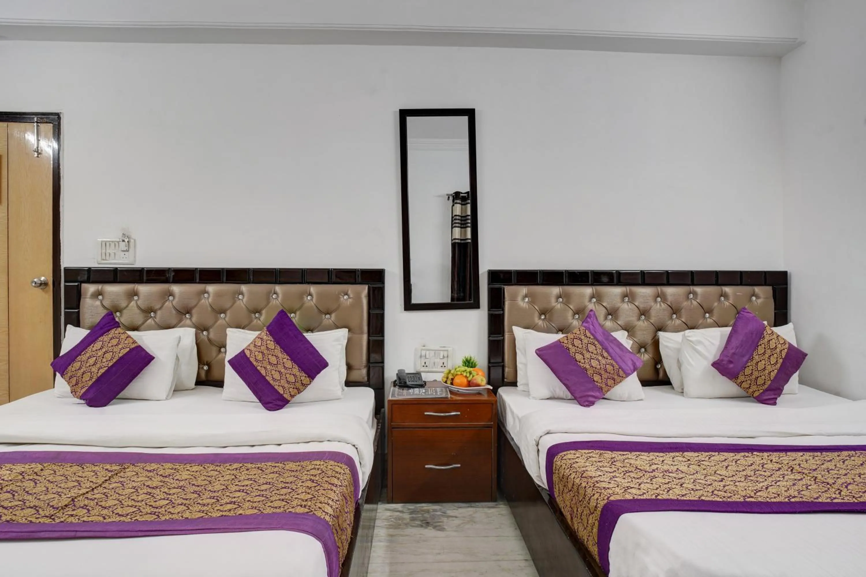 Bed in Hindustan By Backpackers Heaven - Traveller's Choice Award 2025 Best of Best Winning Hotel