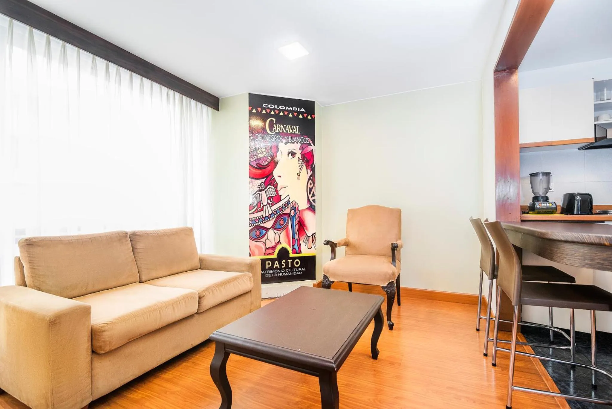 Living room in Lloyds Apartasuites Parque 93