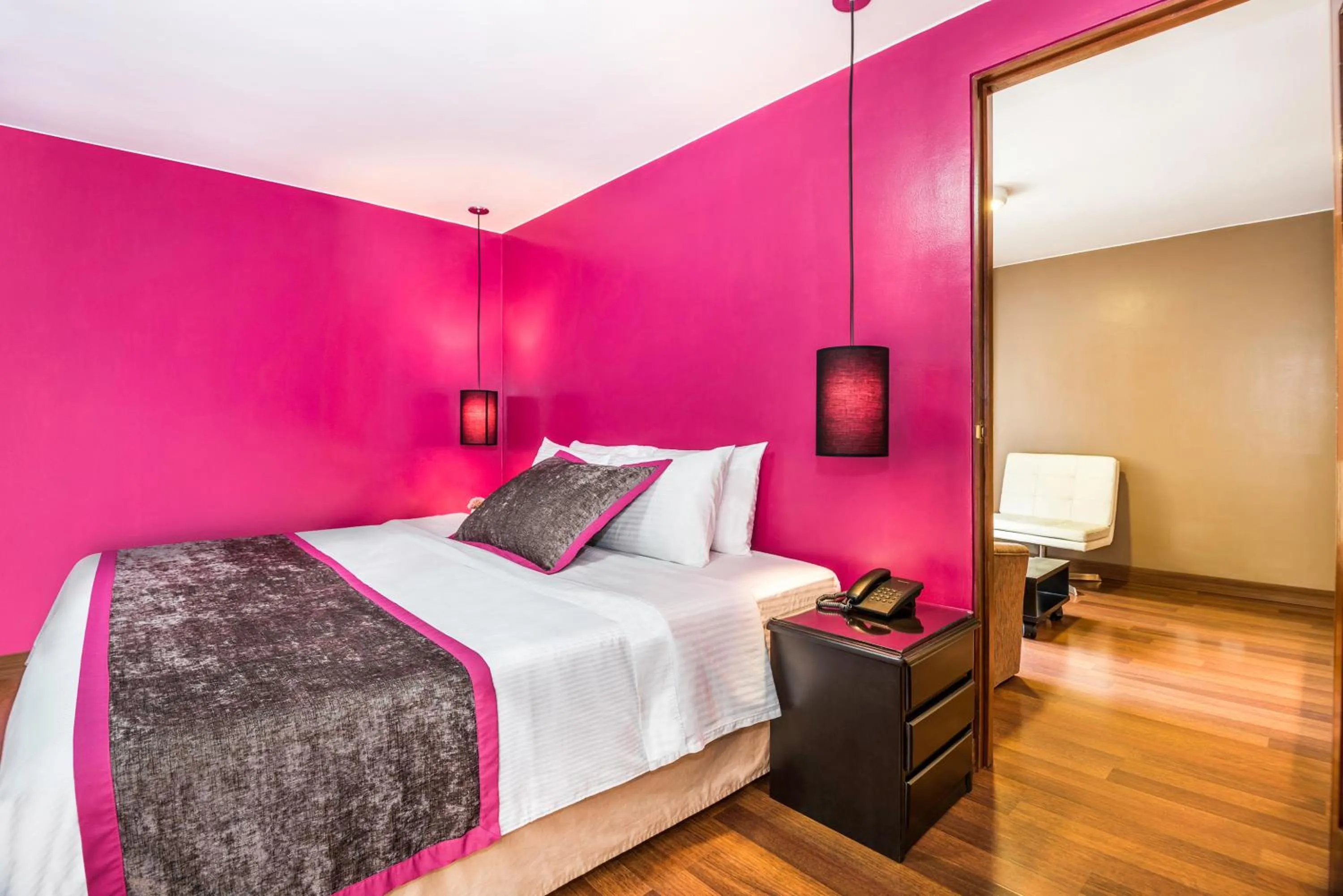 Bed in Lloyds Apartasuites Parque 93