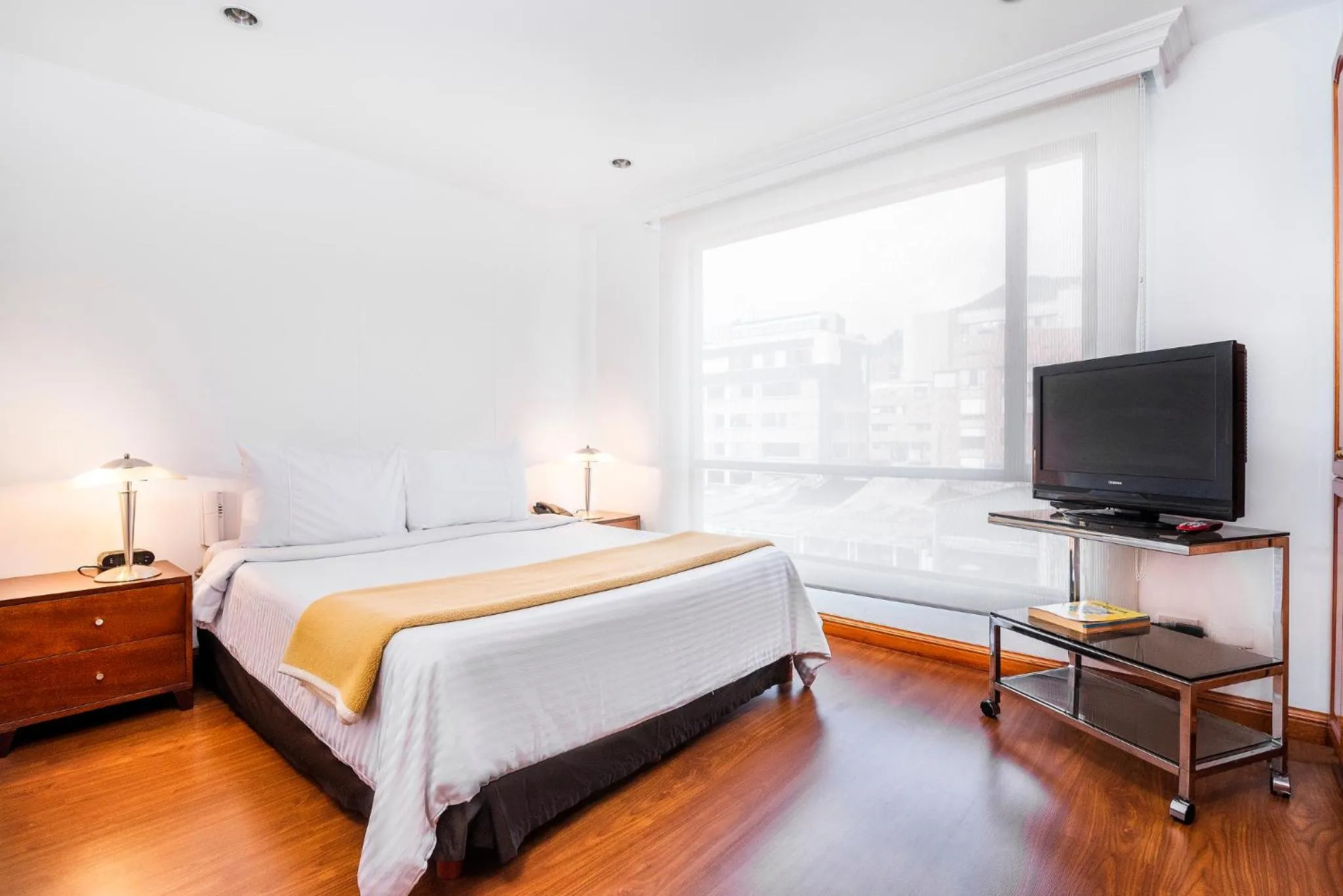 Bedroom, Bed in Lloyds Apartasuites Parque 93