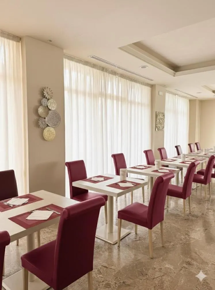 Restaurant/places to eat in Hotel Tiffany