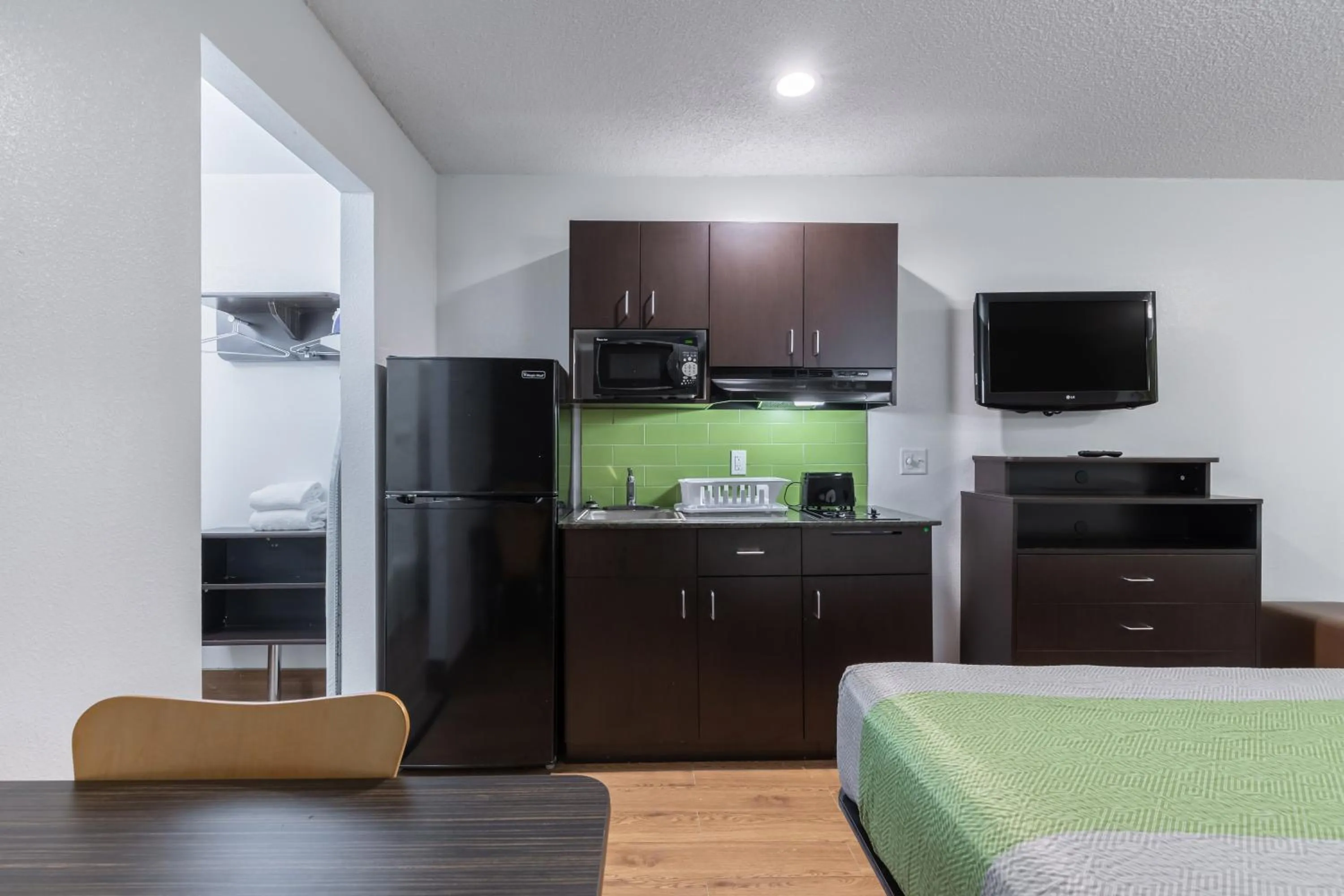 Bedroom in Studio 6-Bryan, TX - University Area