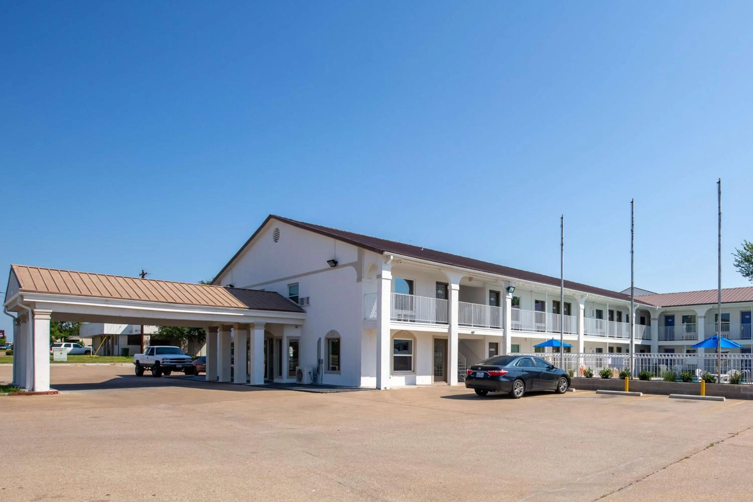 Property building in Studio 6-Bryan, TX - University Area