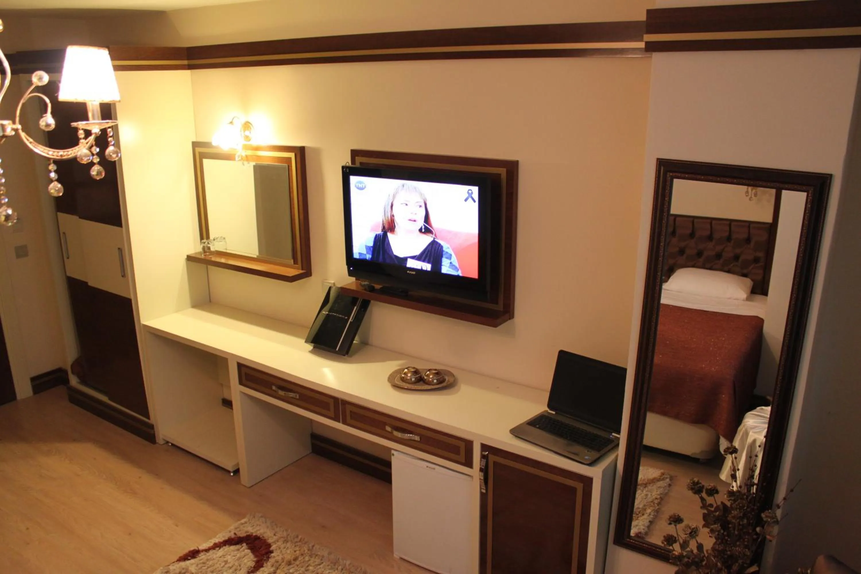 TV and multimedia in Gloria Tibi Hotel