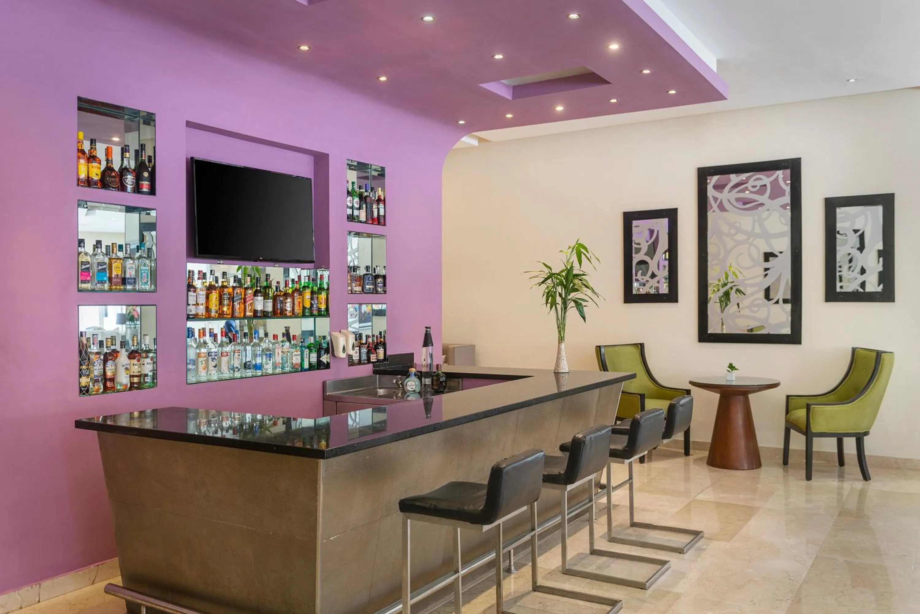 Lounge or bar in Jewel Palm Beach