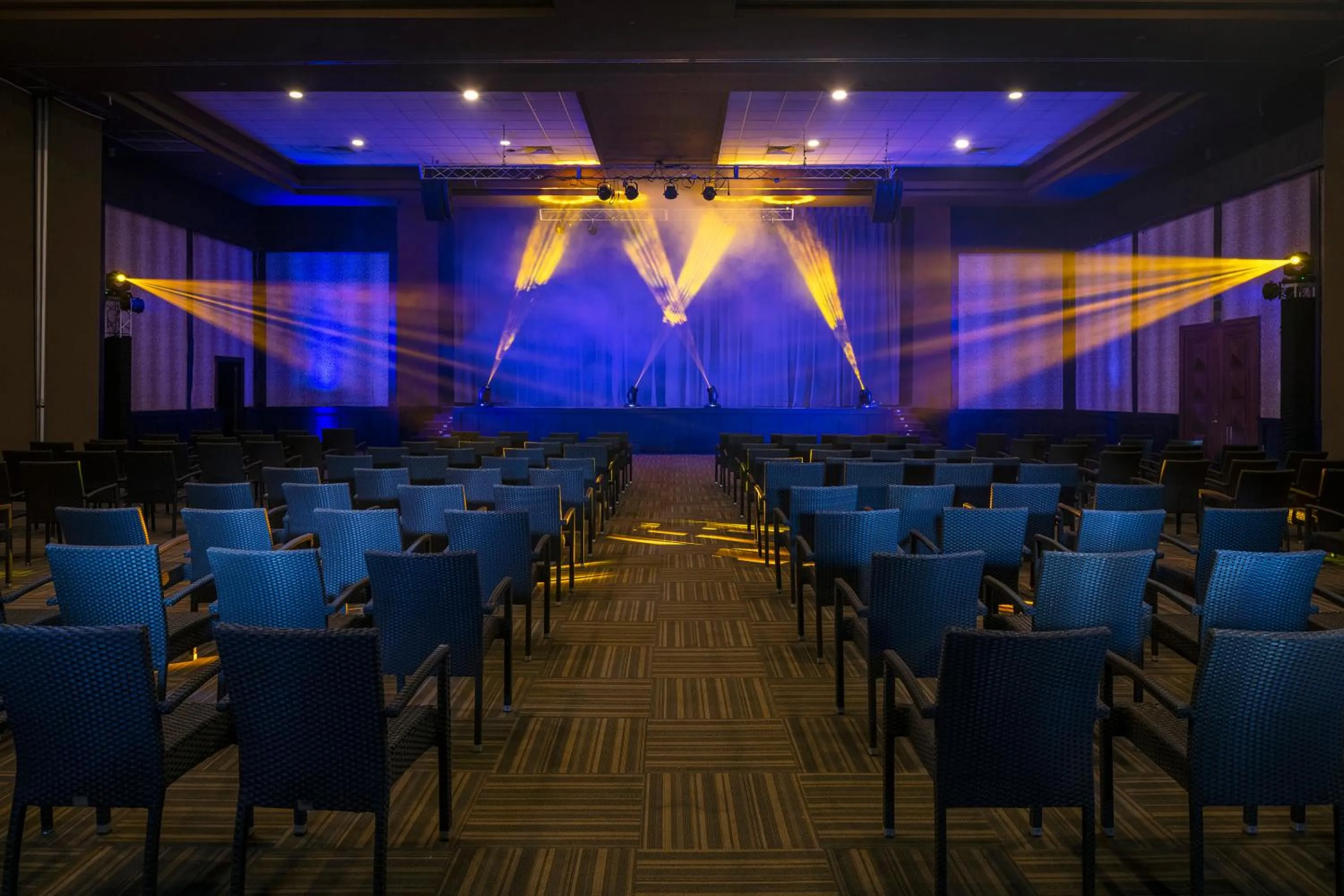 Entertainment in Jewel Palm Beach