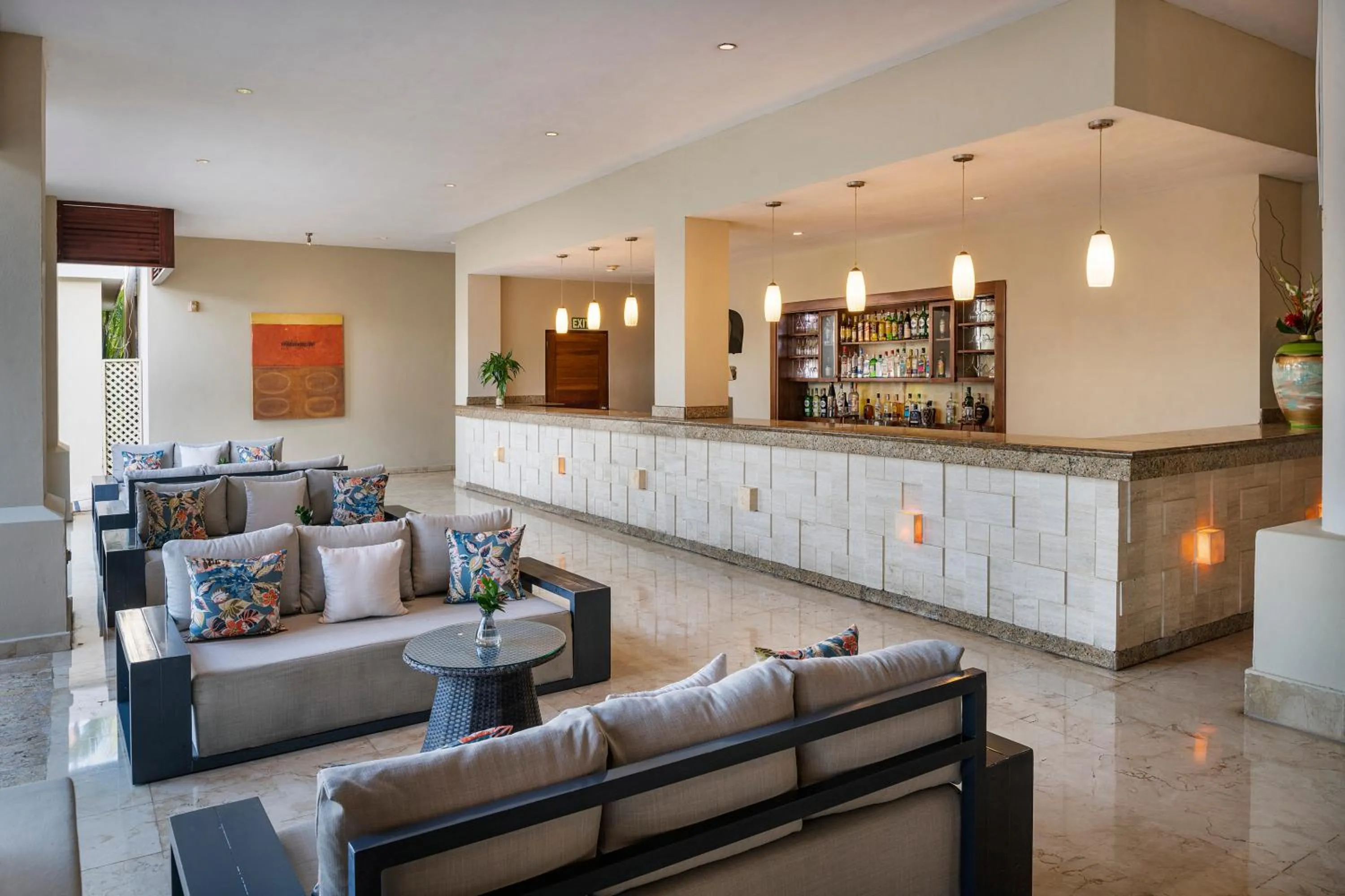 Lounge or bar in Jewel Palm Beach